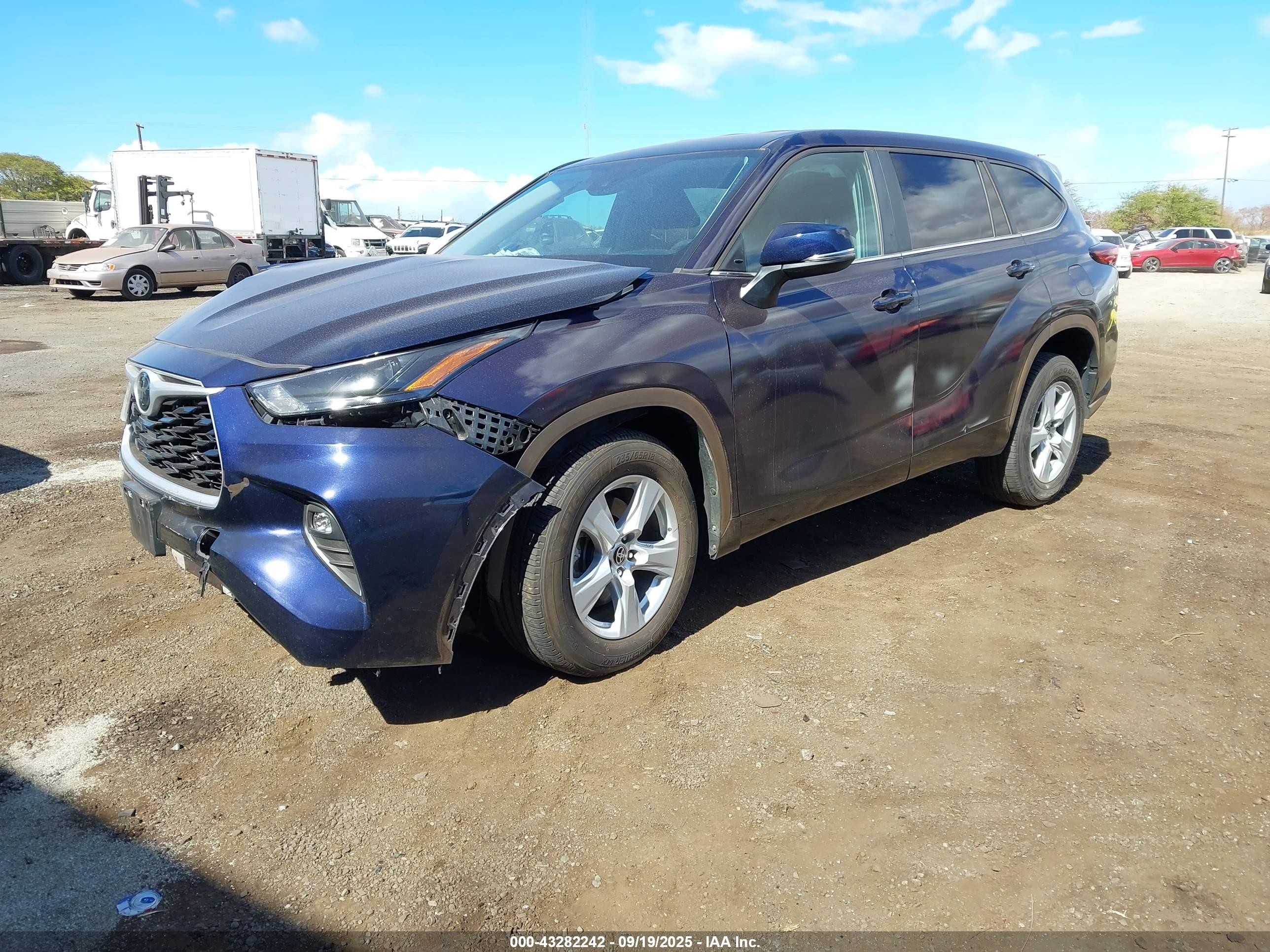 TOYOTA HIGHLANDER image 2