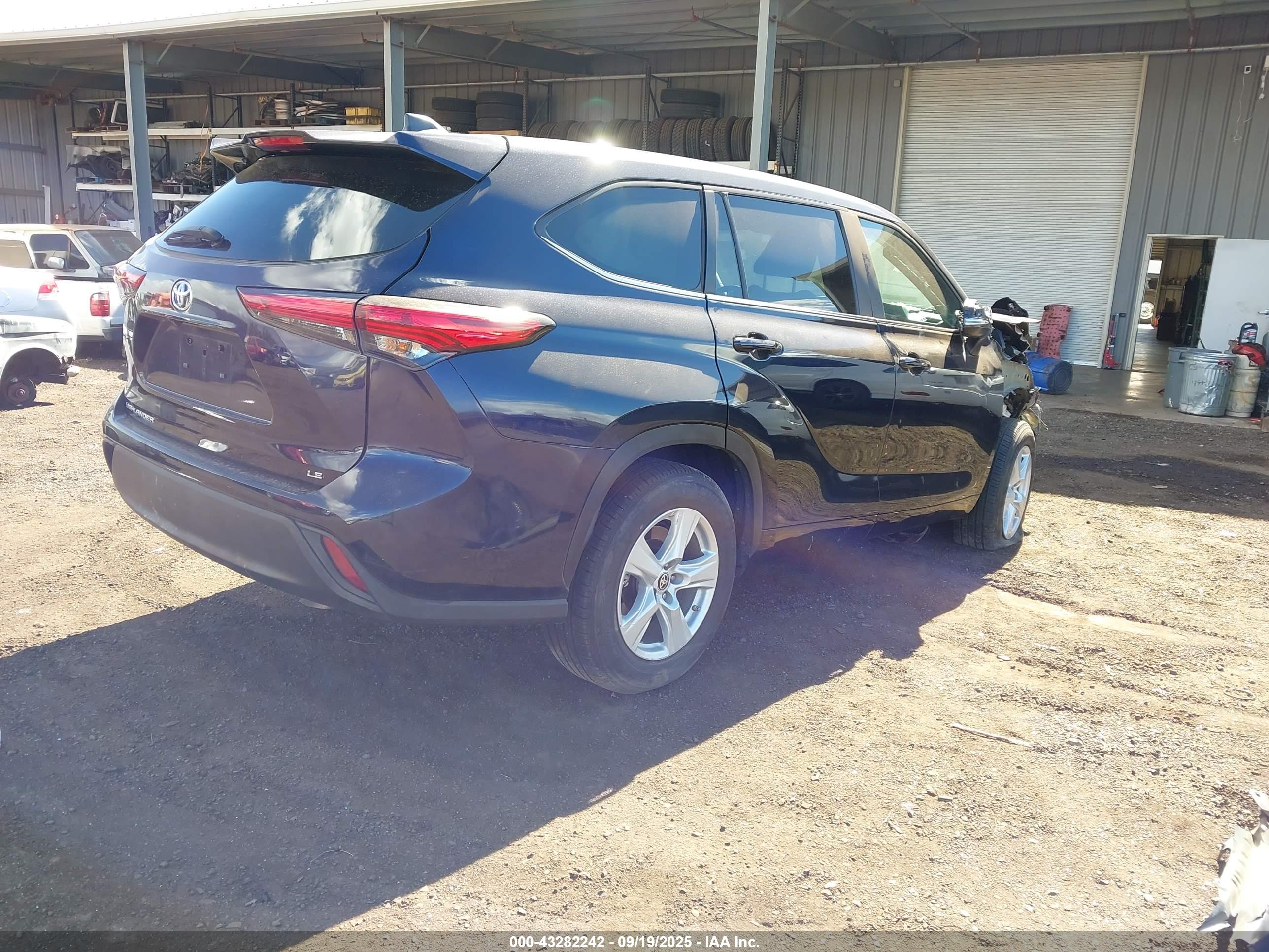 TOYOTA HIGHLANDER image 4