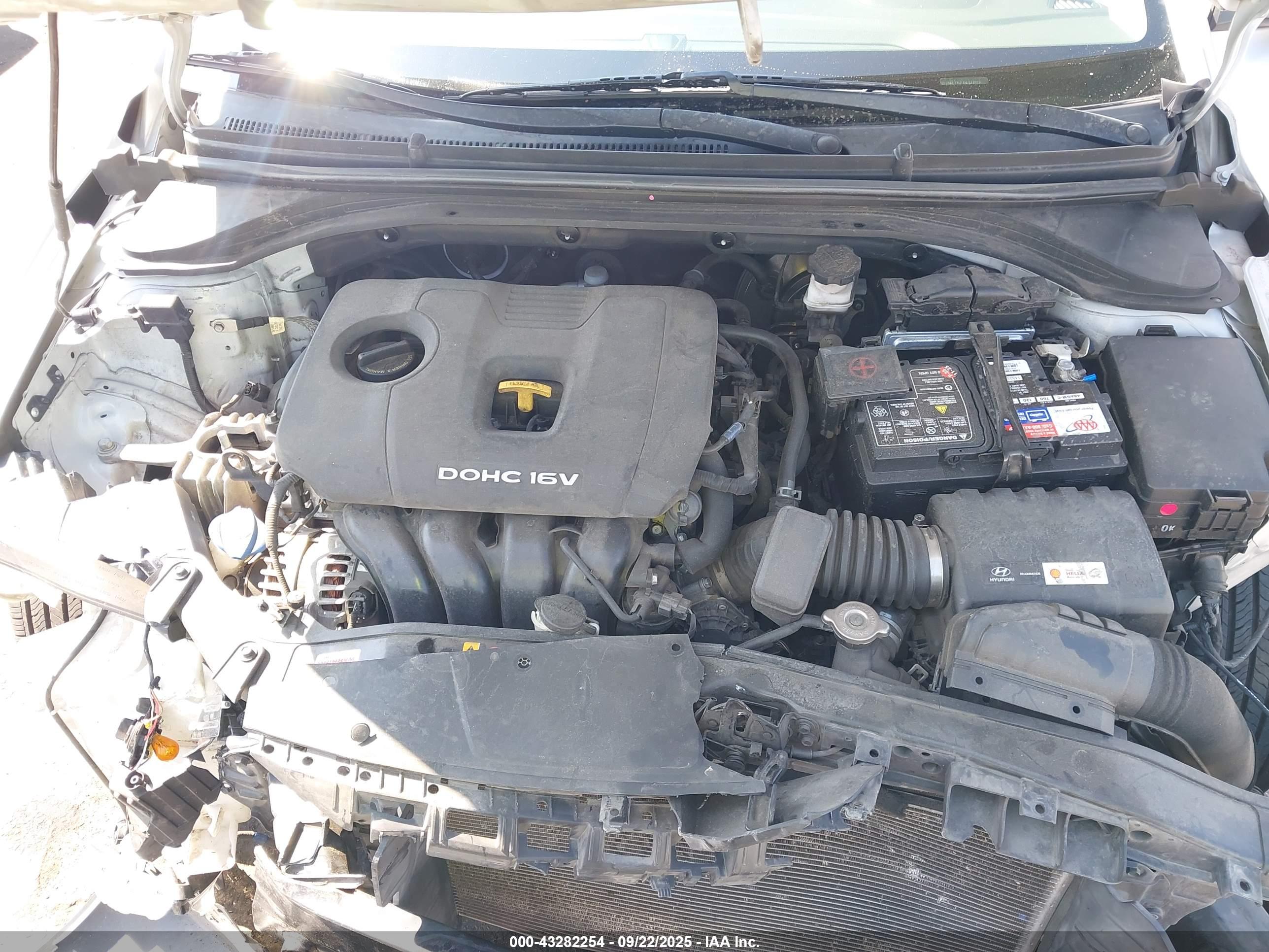 HYUNDAI ELANTRA image 10