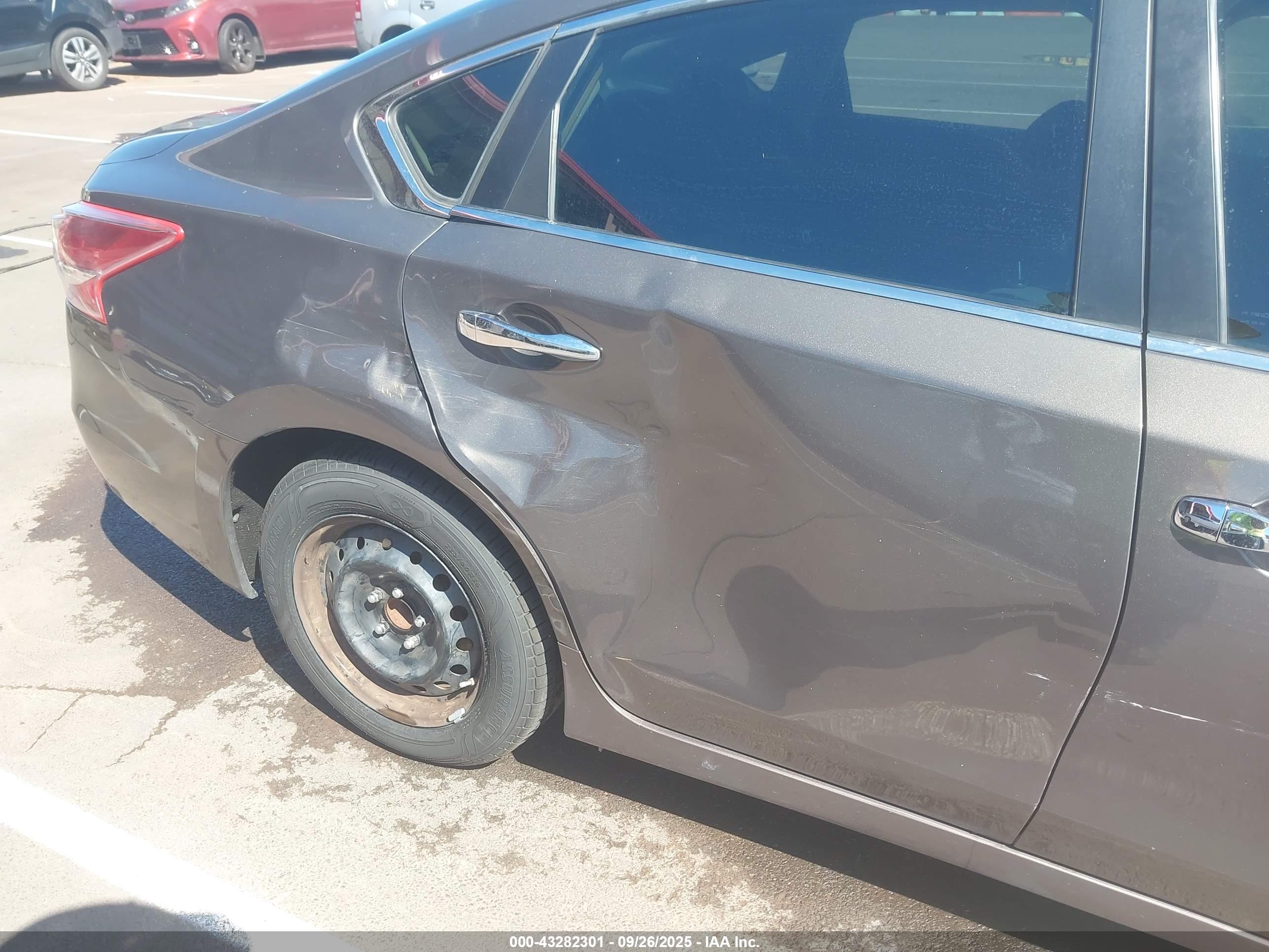NISSAN ALTIMA image 6