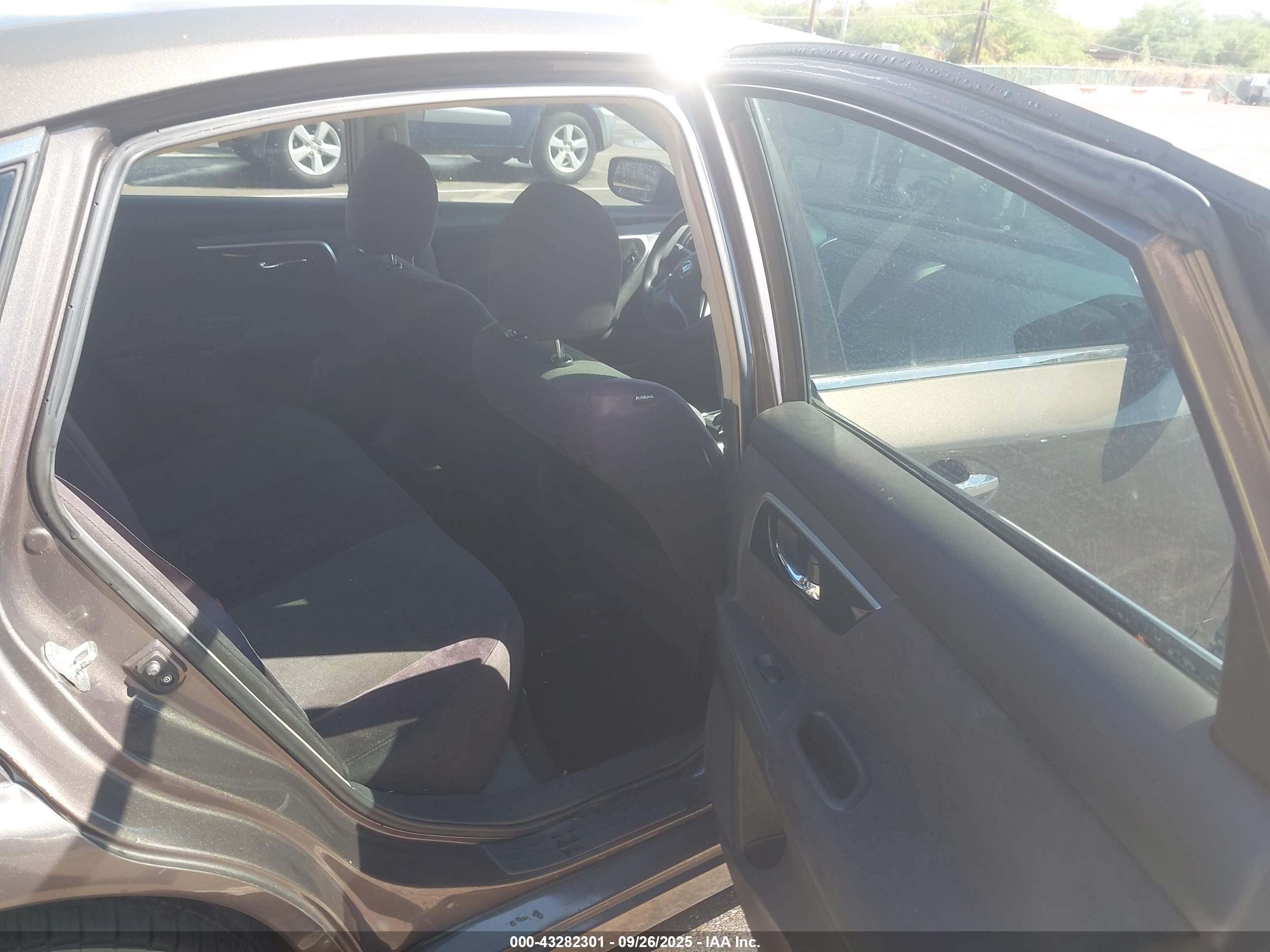 NISSAN ALTIMA image 8