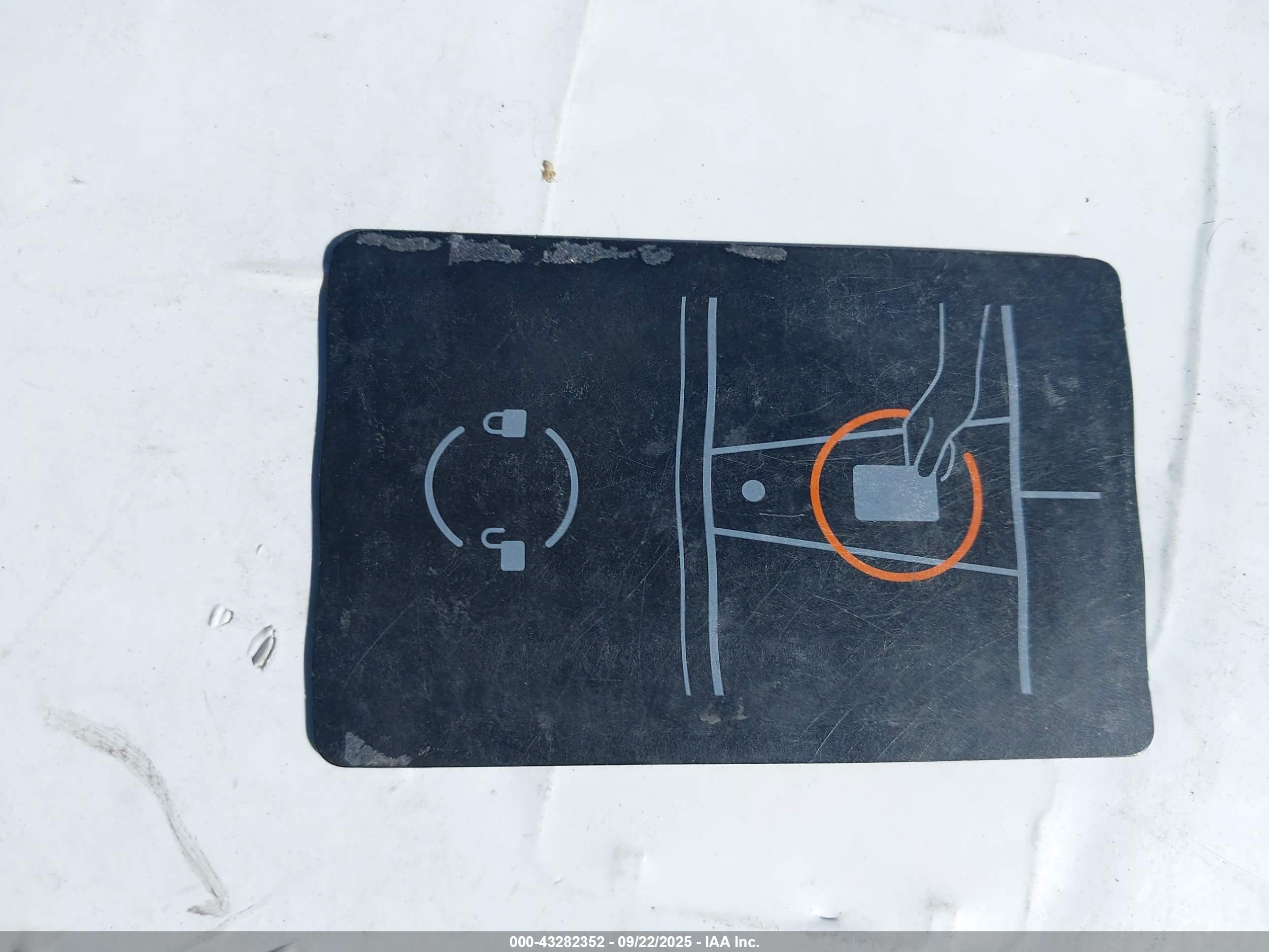 TESLA MODEL image 11