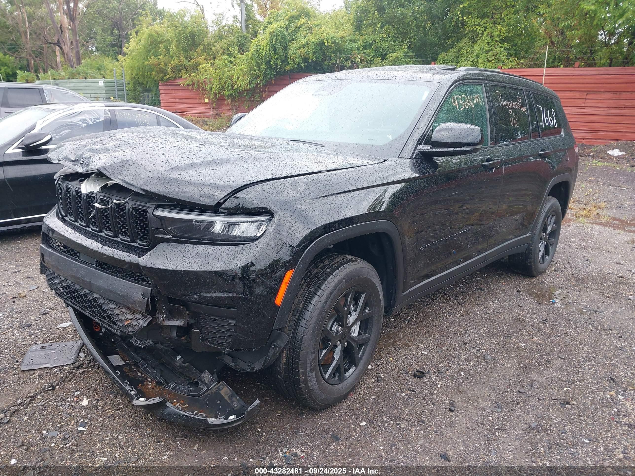 JEEP GRAND image 2