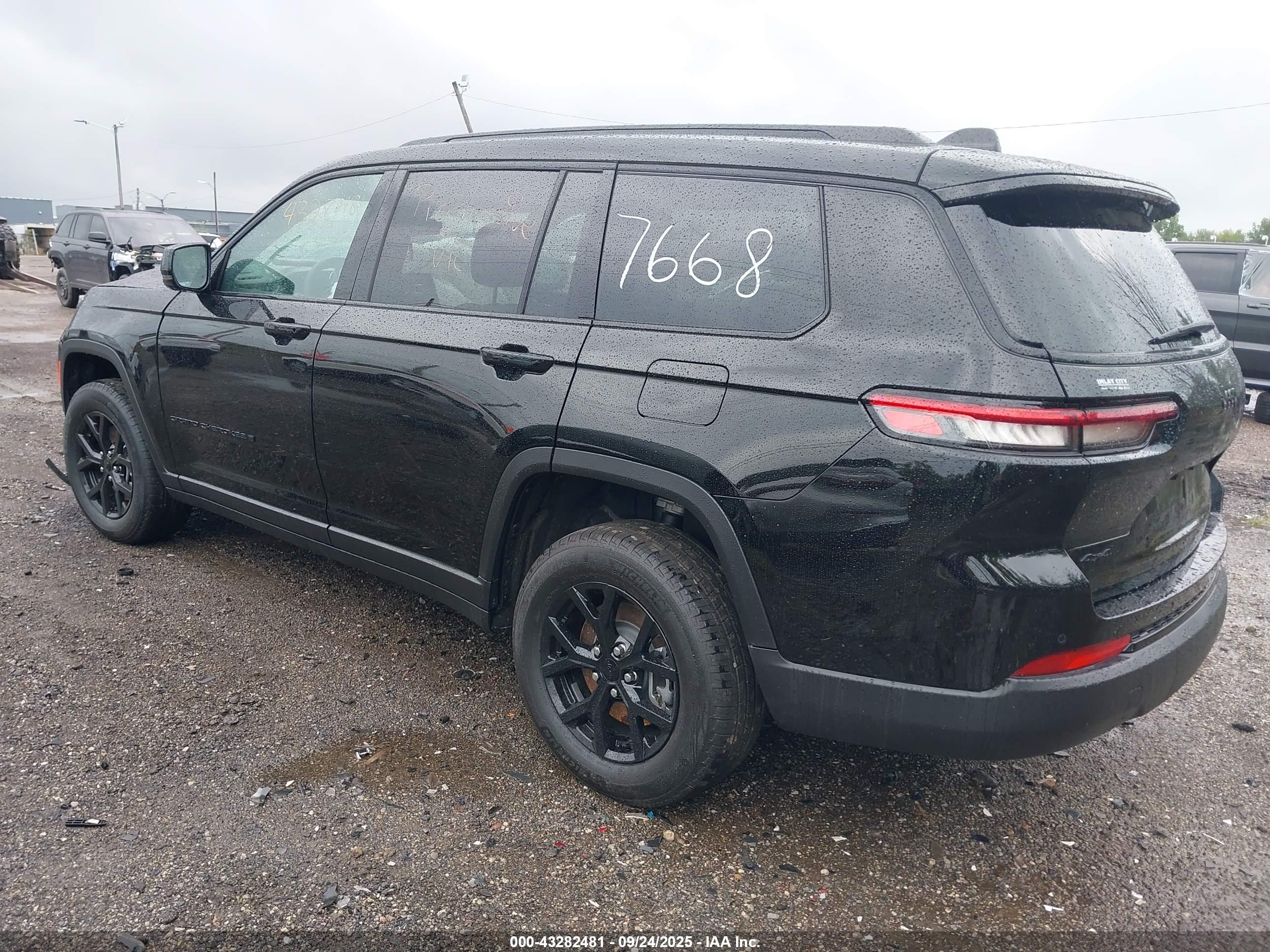 JEEP GRAND image 3