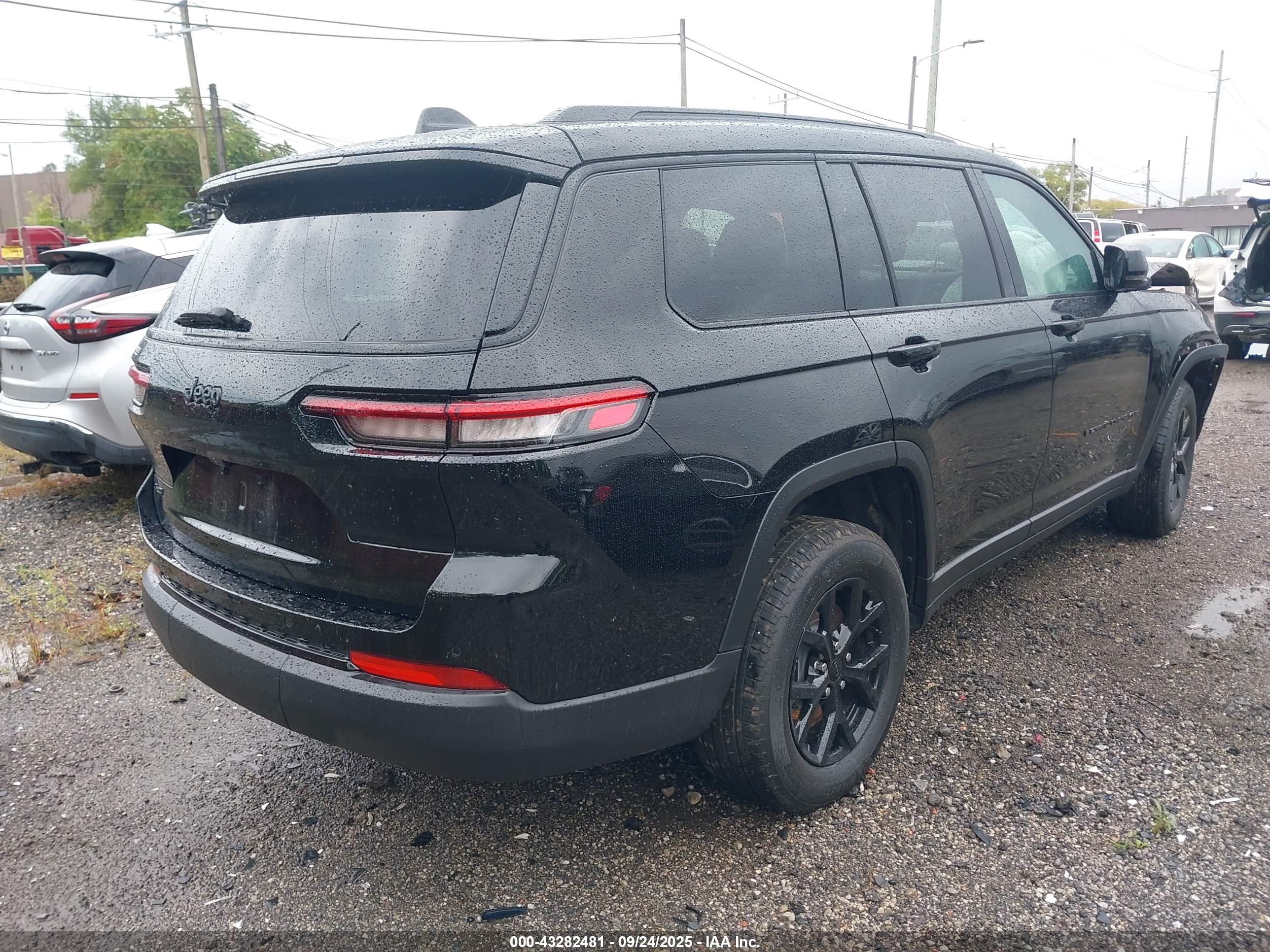 JEEP GRAND image 4