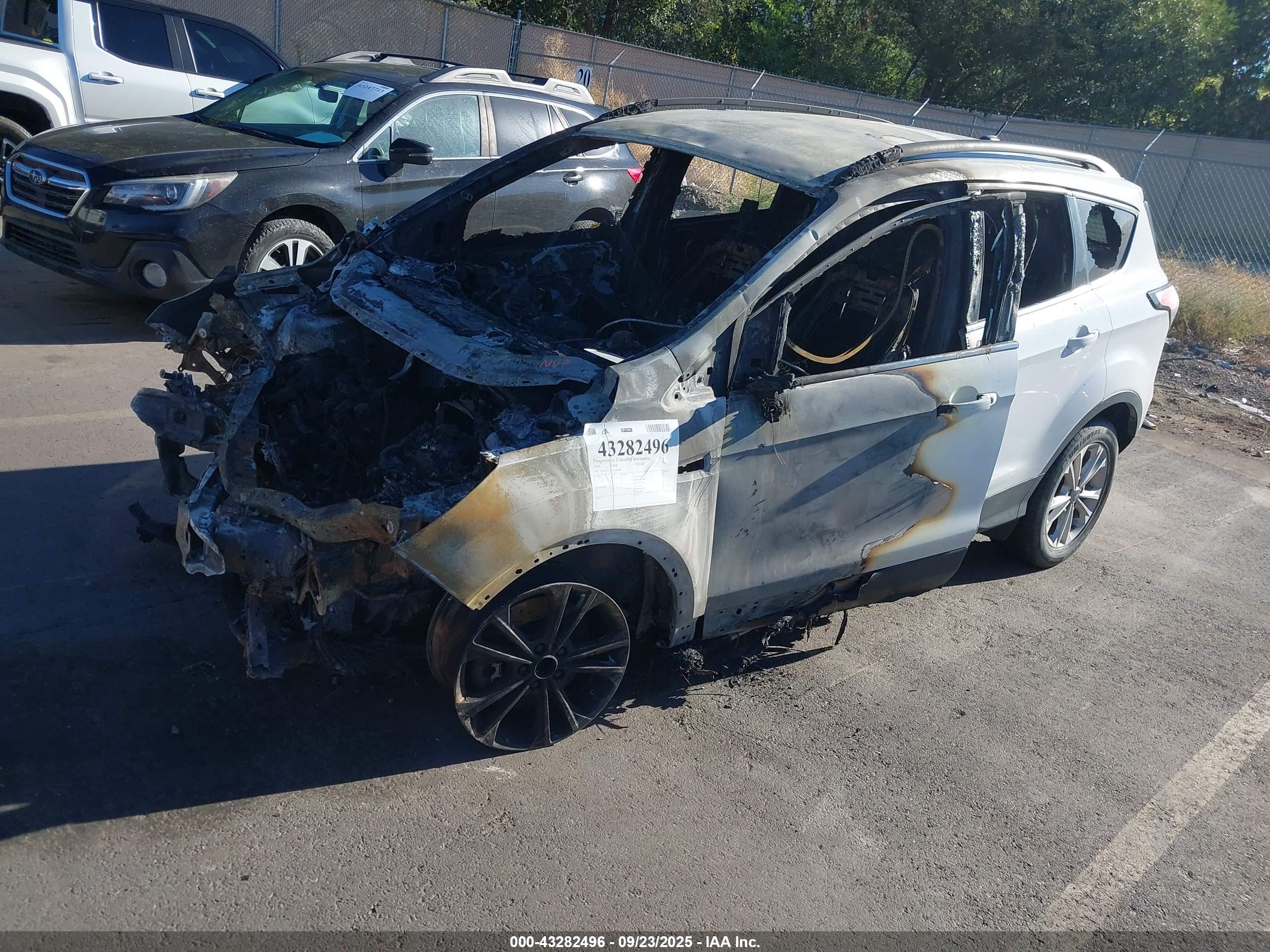 FORD ESCAPE image 2