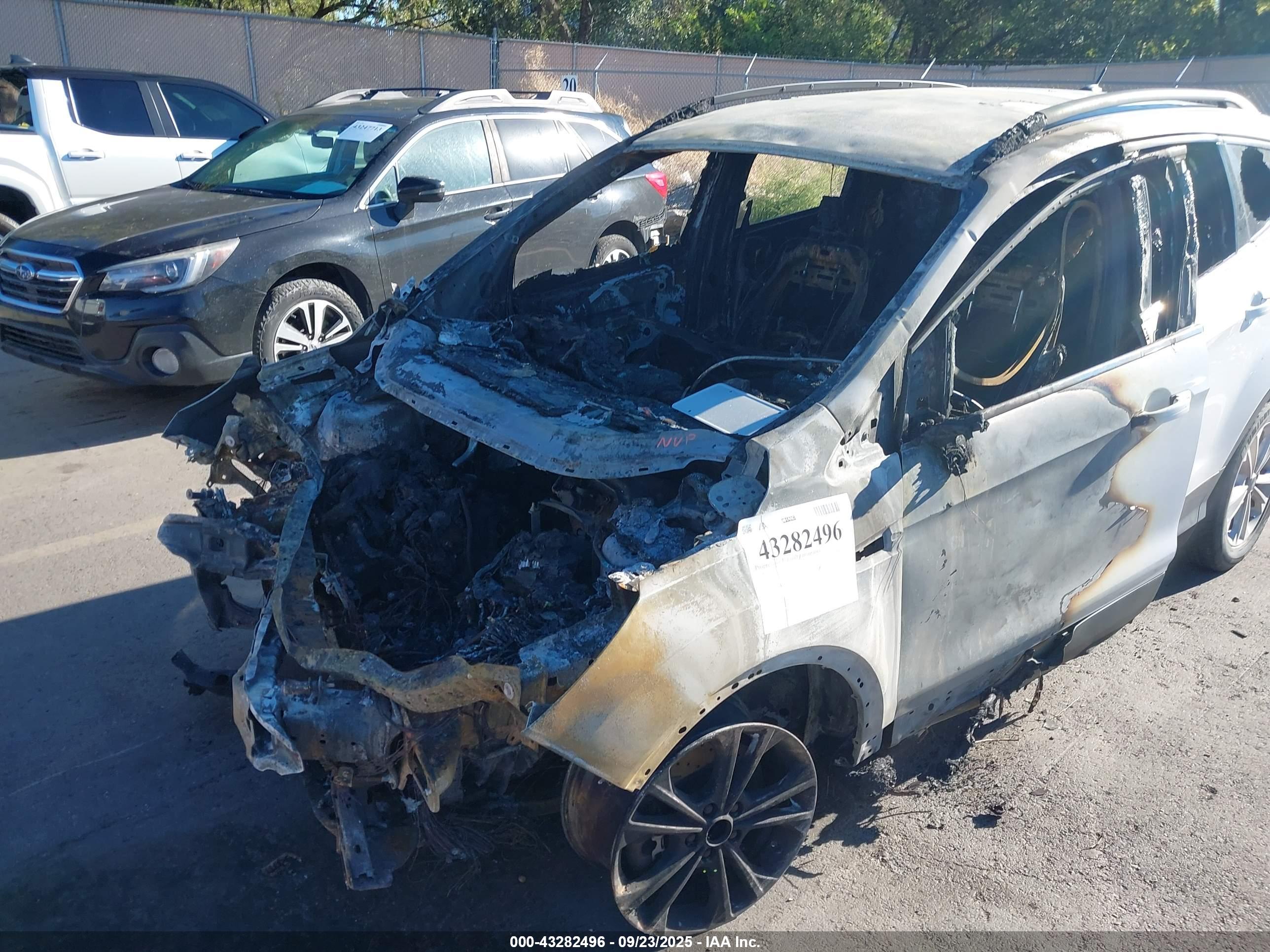 FORD ESCAPE image 6