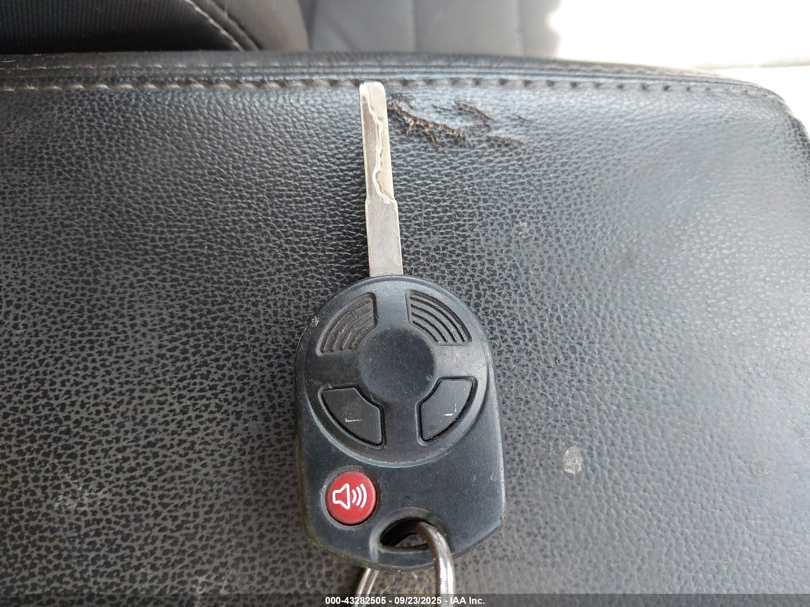 FORD ESCAPE image 11