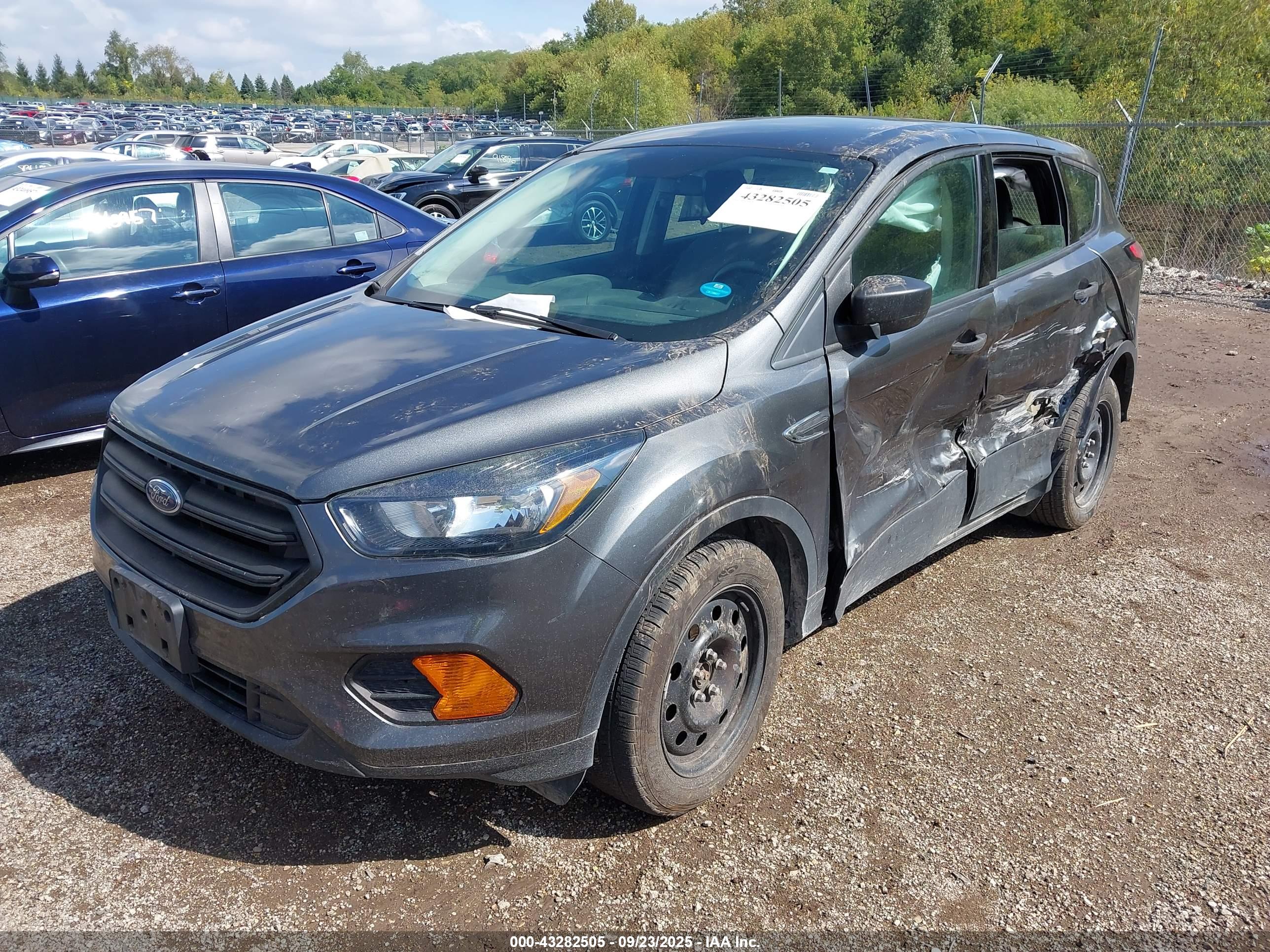 FORD ESCAPE image 2