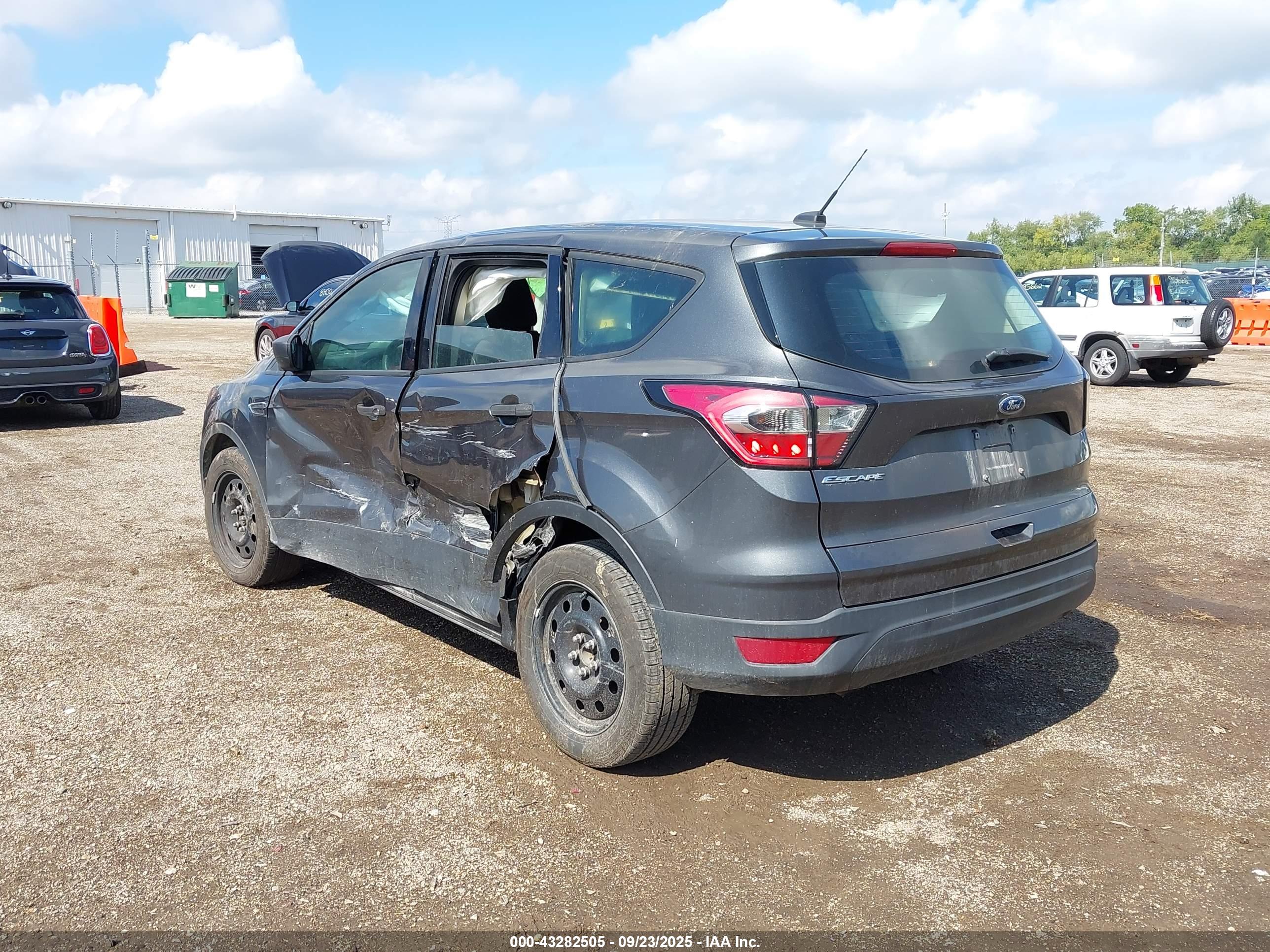 FORD ESCAPE image 3