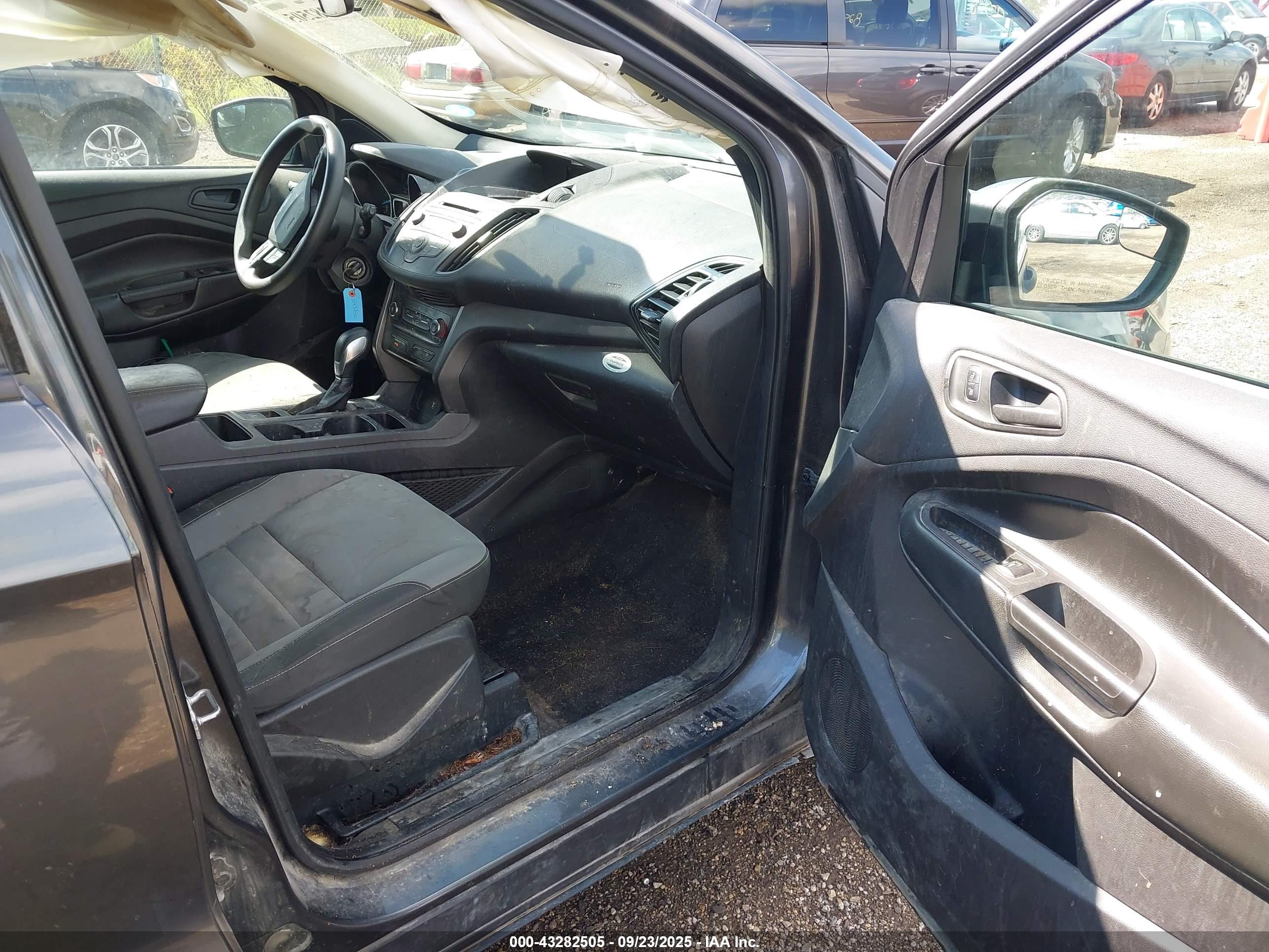 FORD ESCAPE image 5