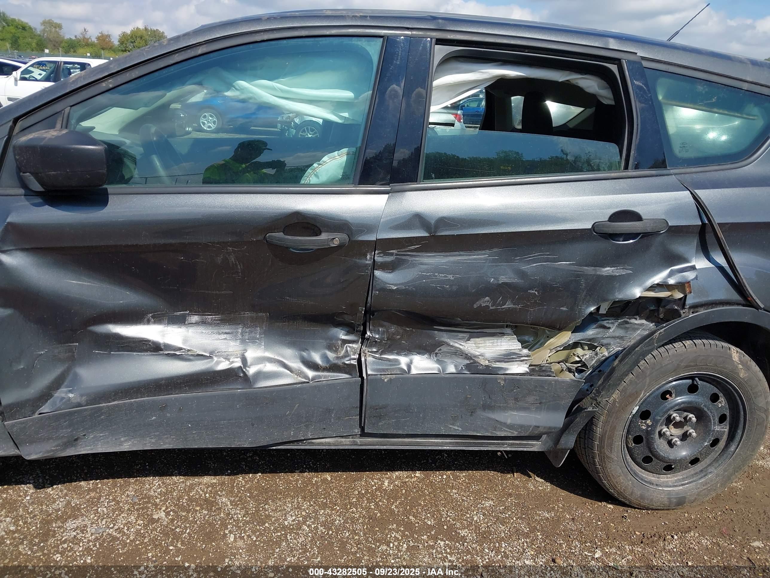 FORD ESCAPE image 6