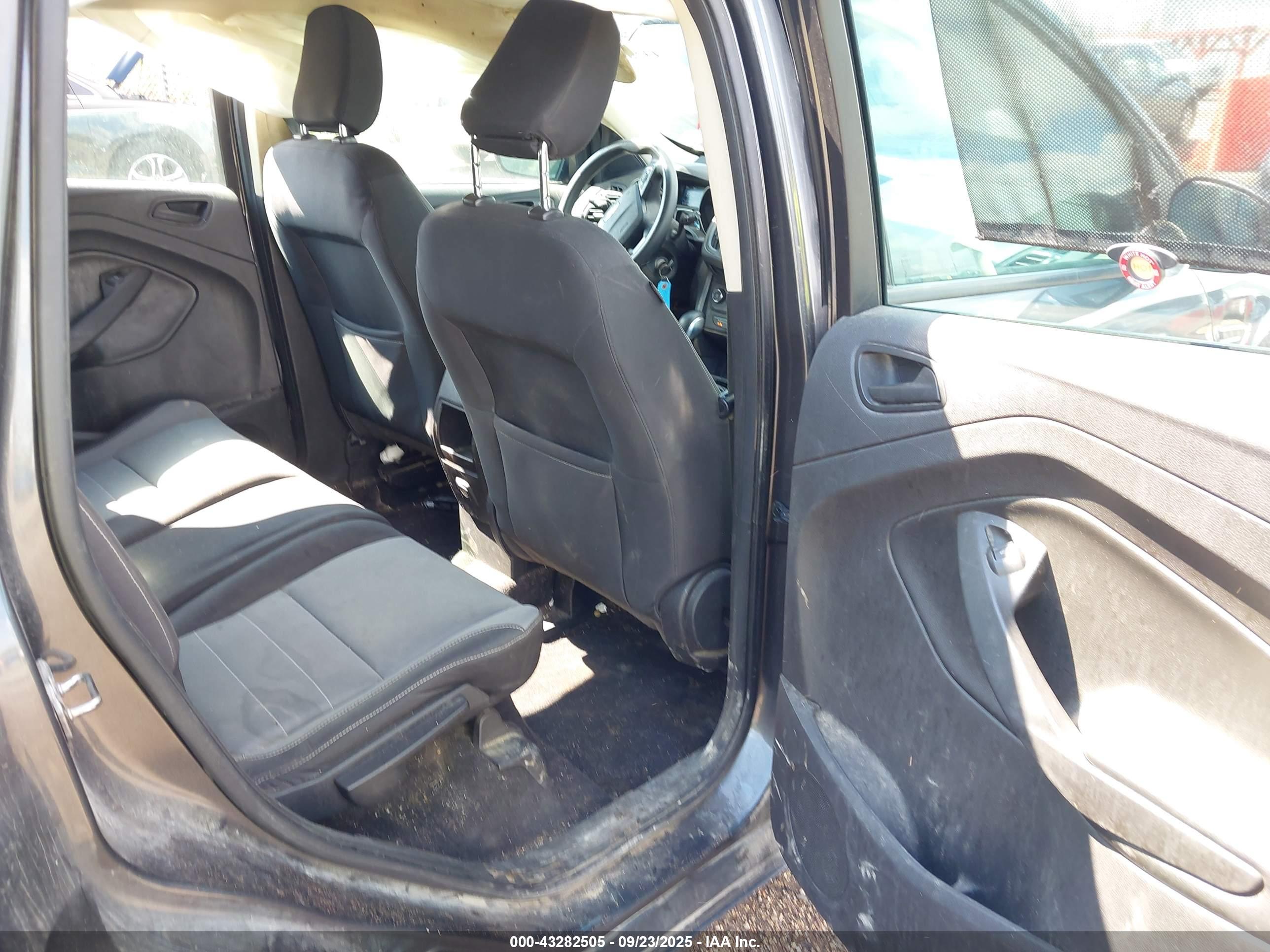 FORD ESCAPE image 8
