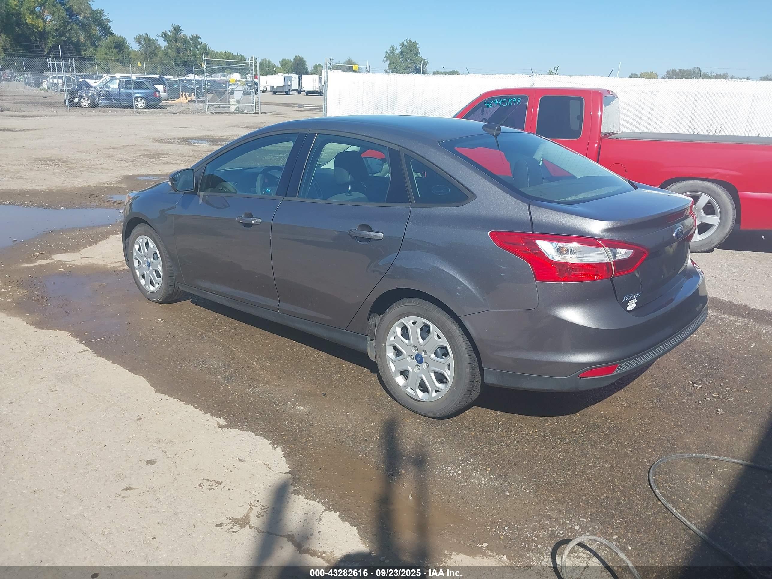 FORD FOCUS image 3