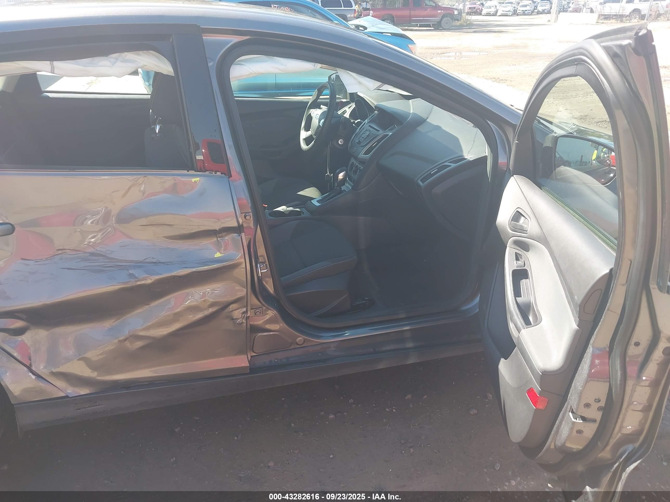 FORD FOCUS image 5