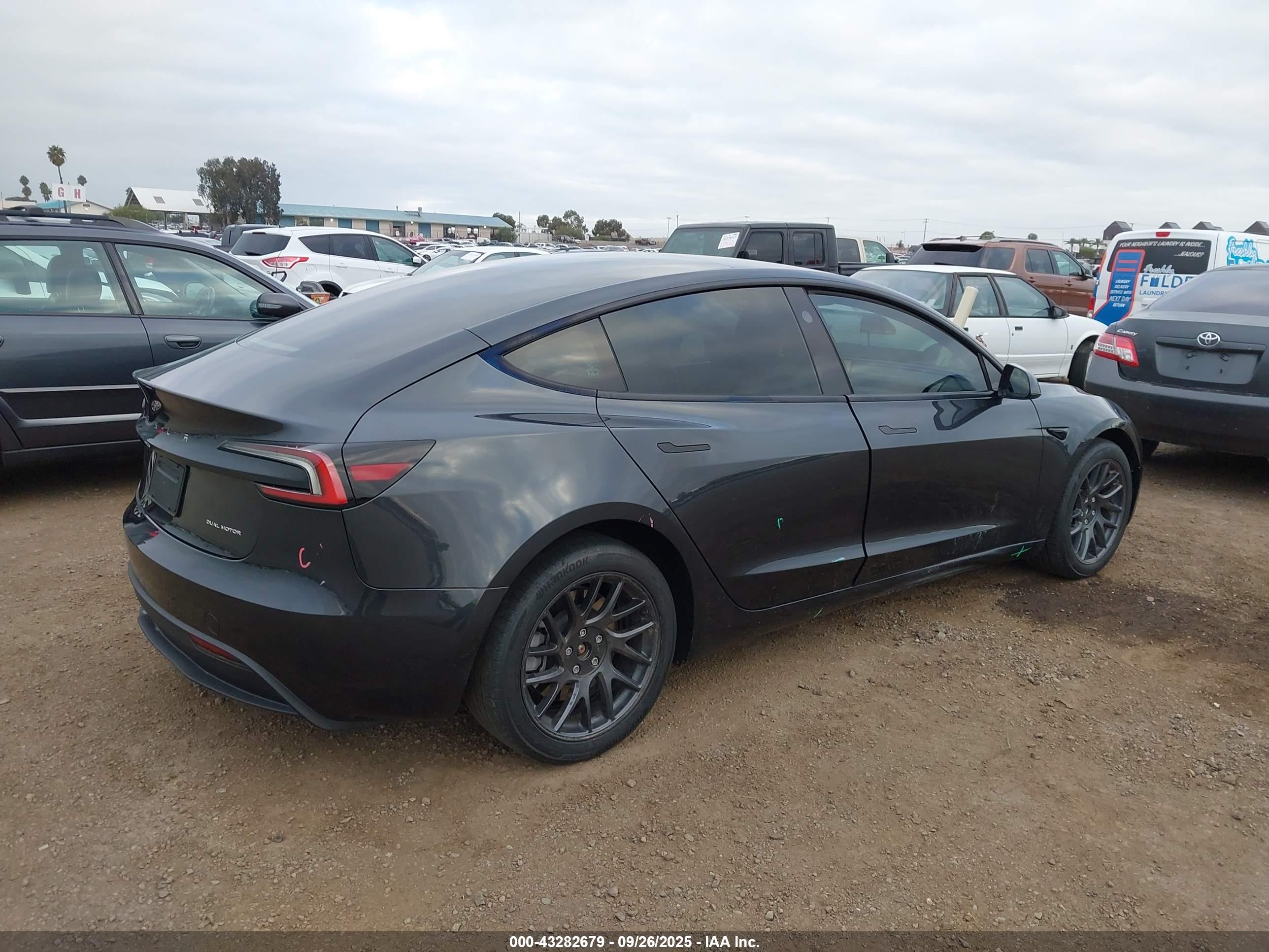 TESLA MODEL image 4