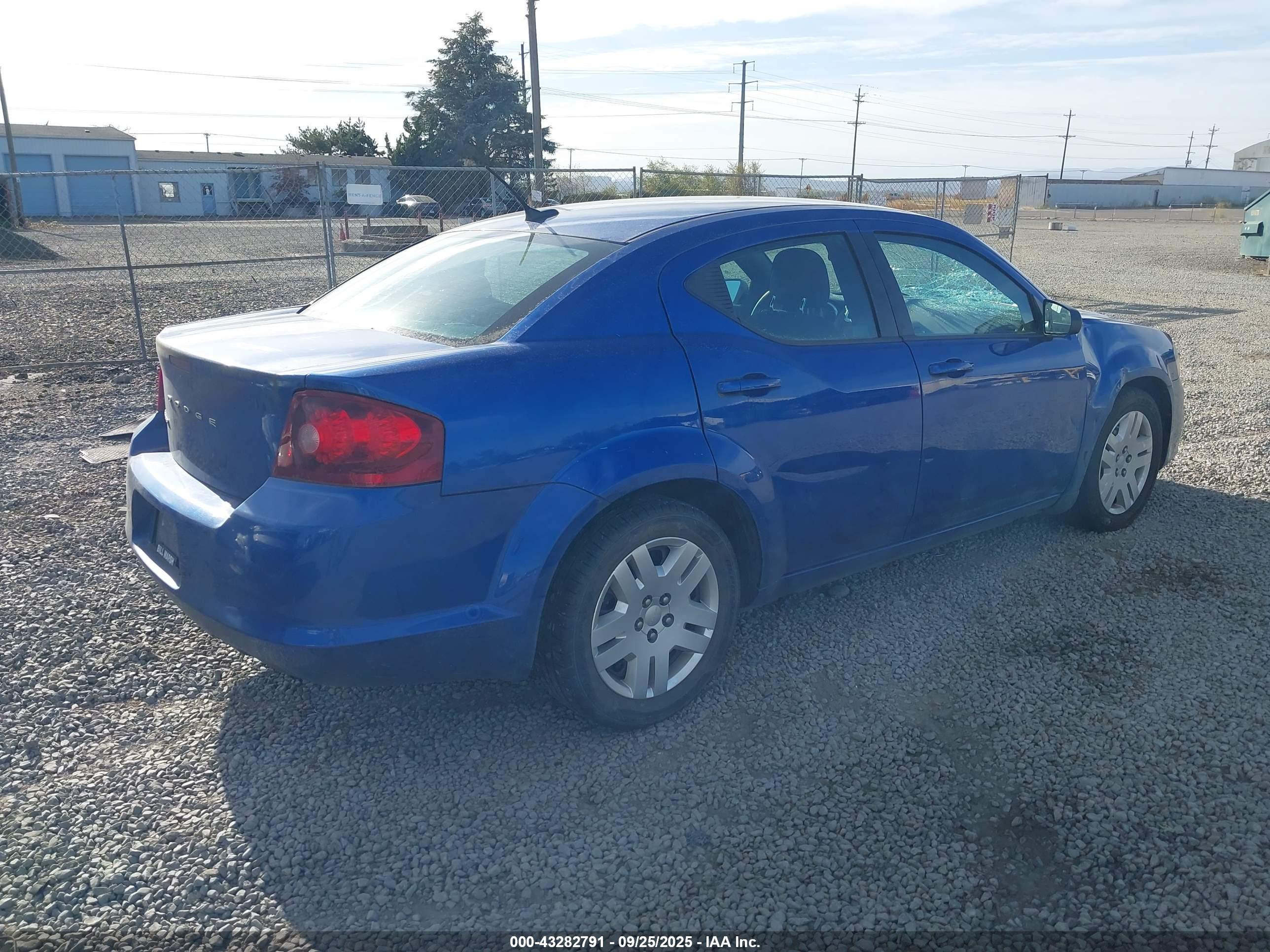 DODGE AVENGER image 4