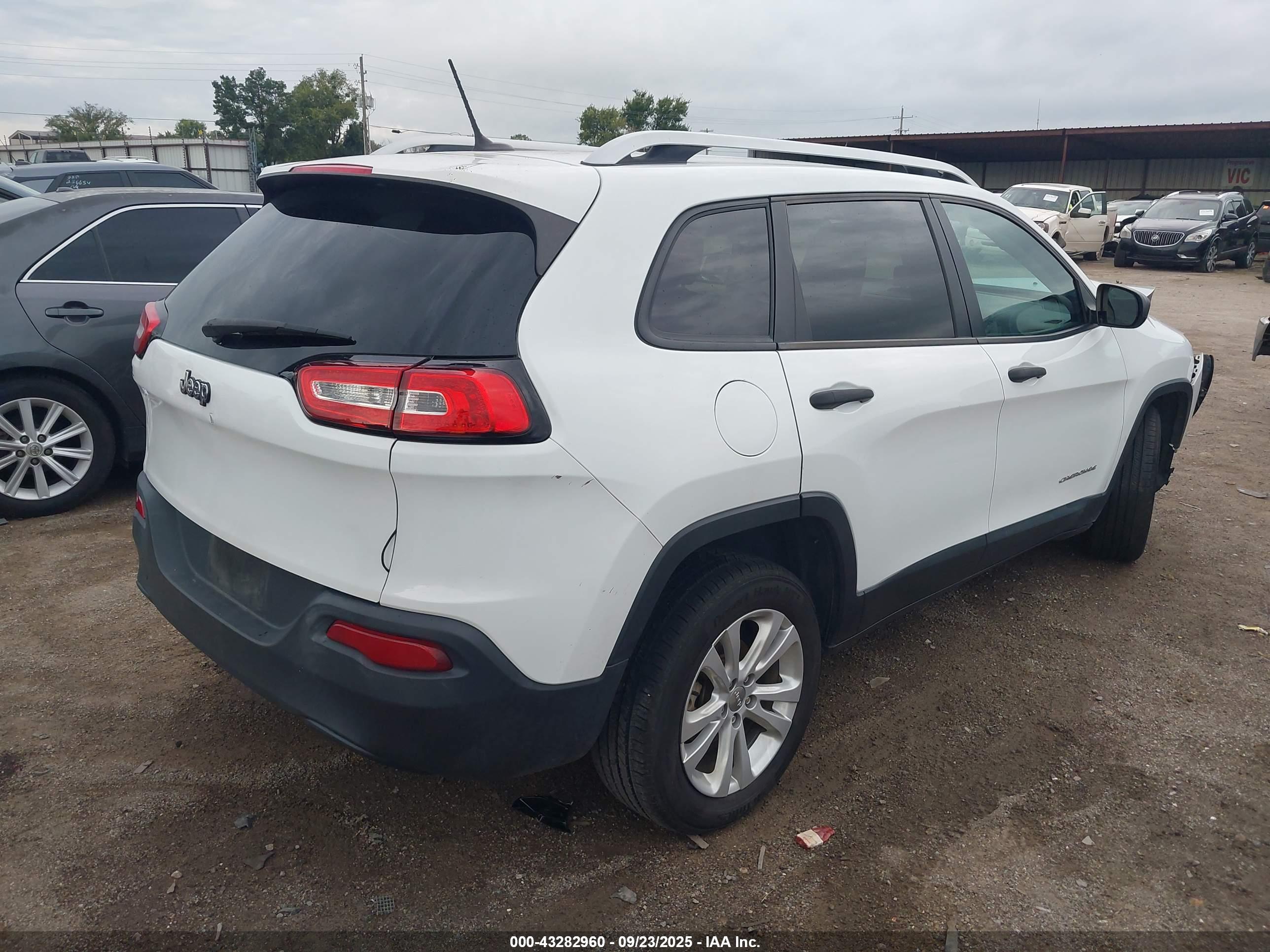JEEP CHEROKEE image 4