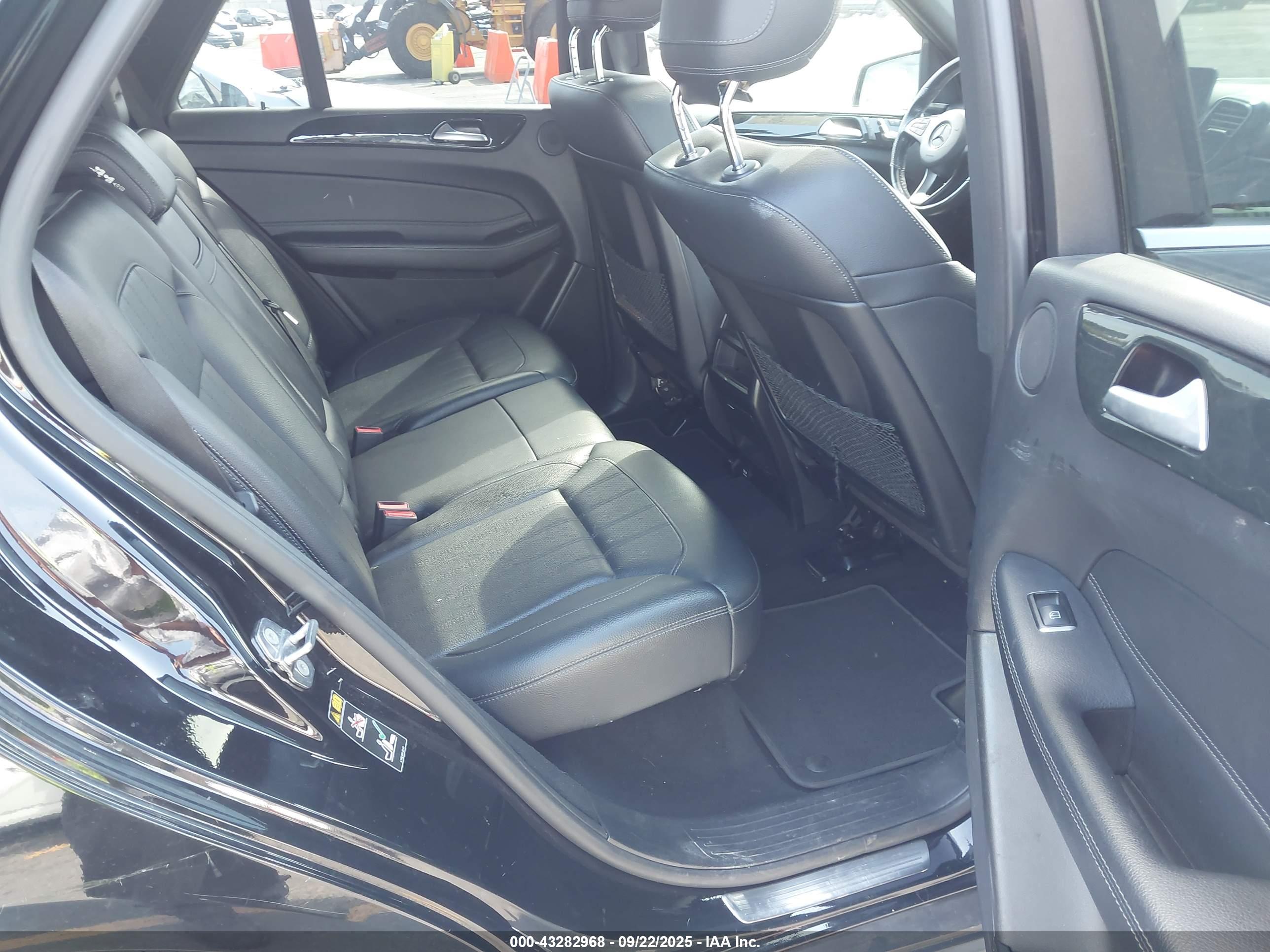 MERCEDES-BENZ GLE image 8