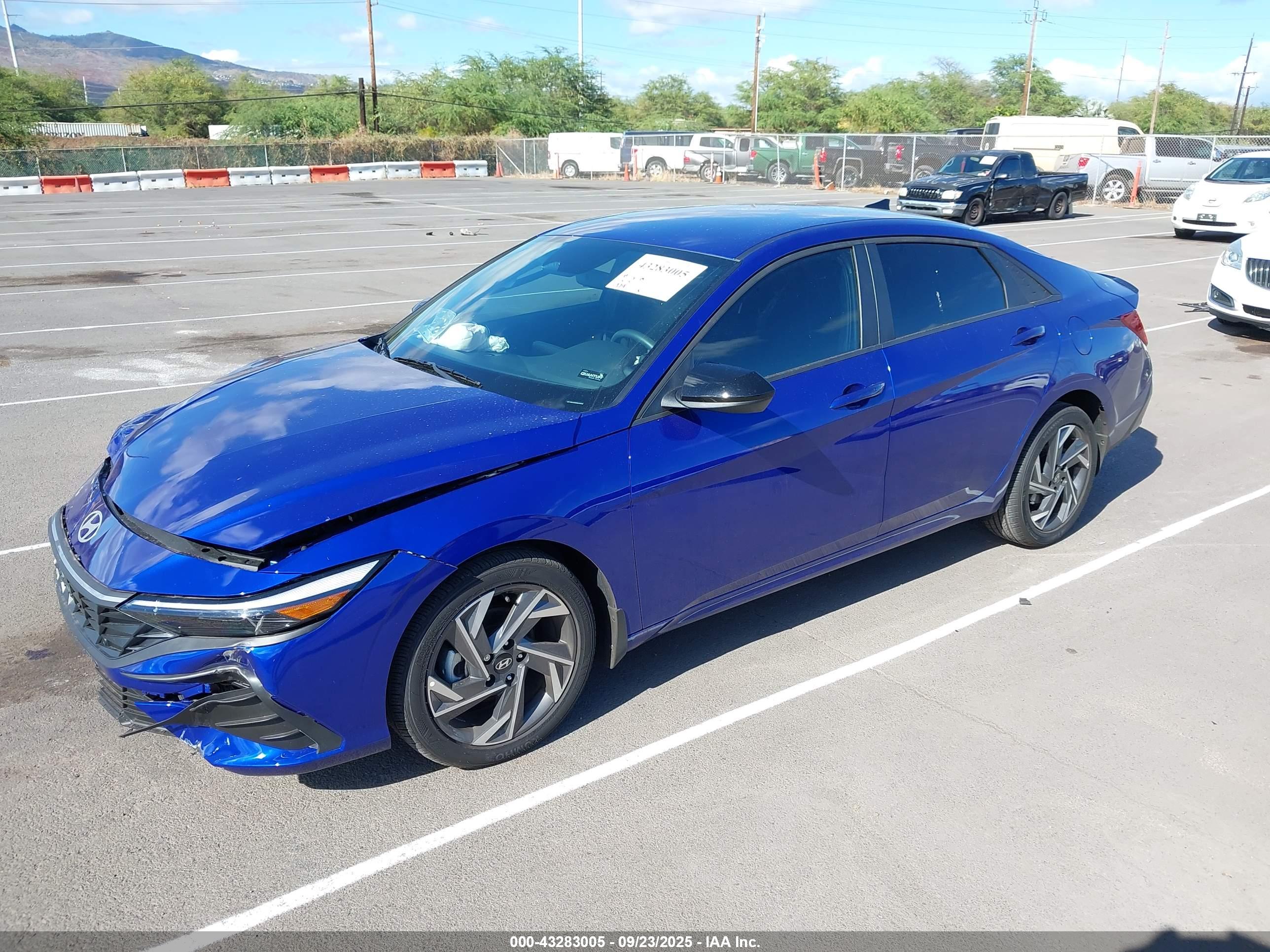 HYUNDAI ELANTRA image 2