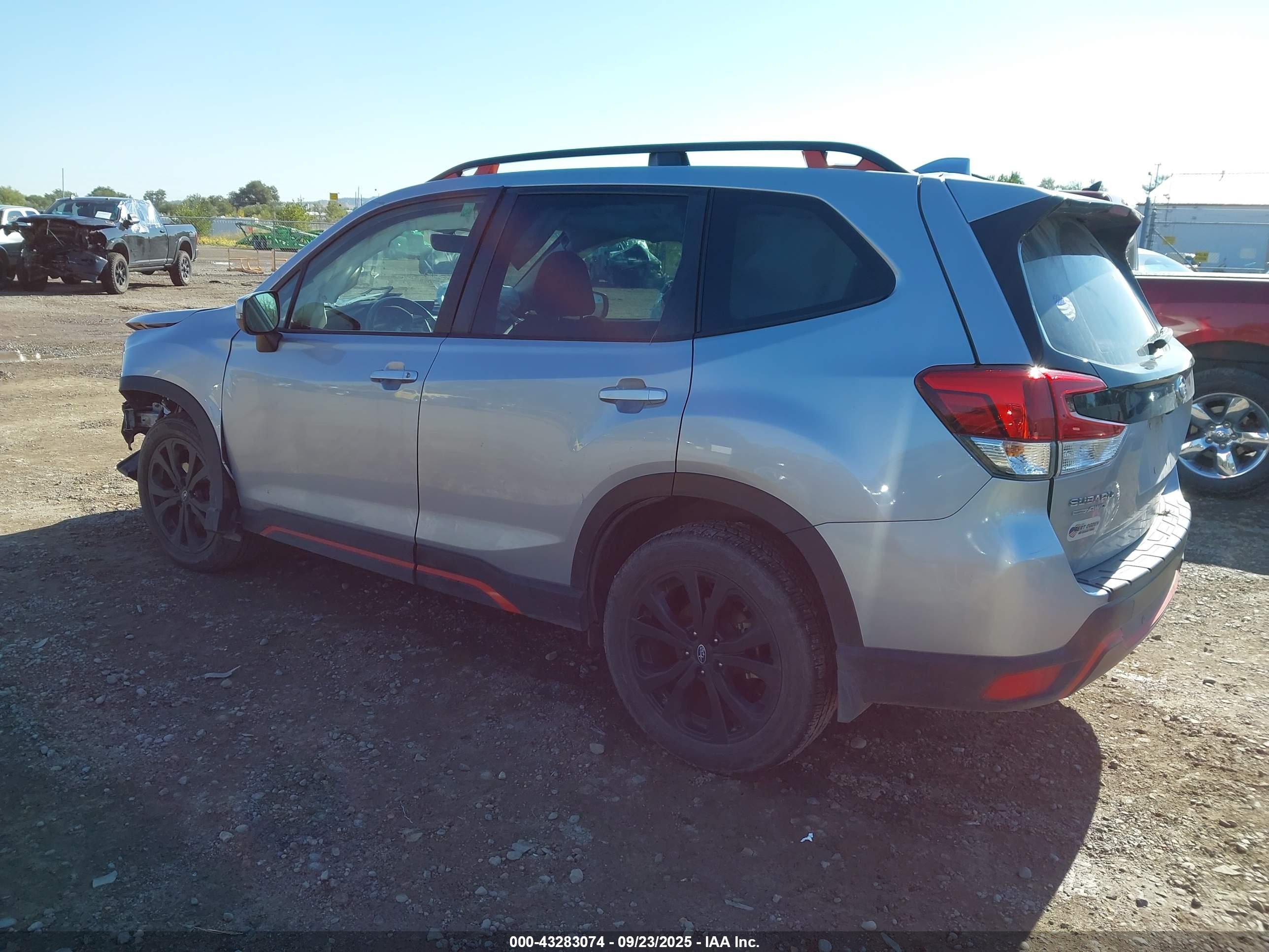 SUBARU FORESTER image 3