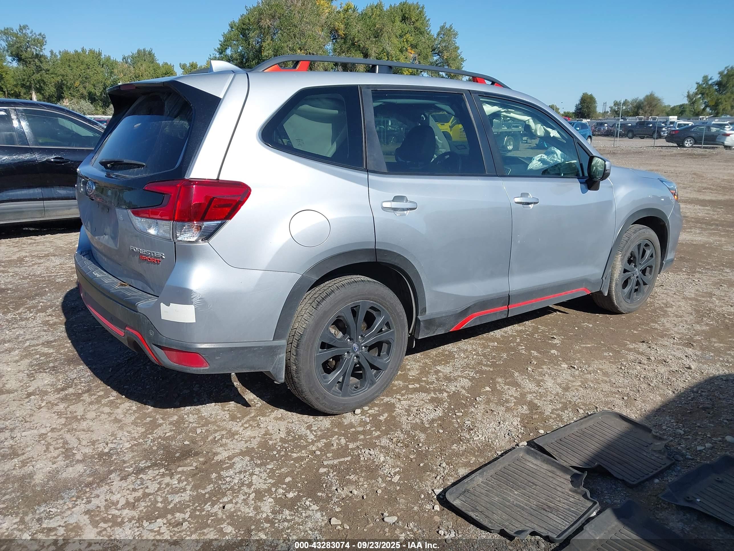 SUBARU FORESTER image 4
