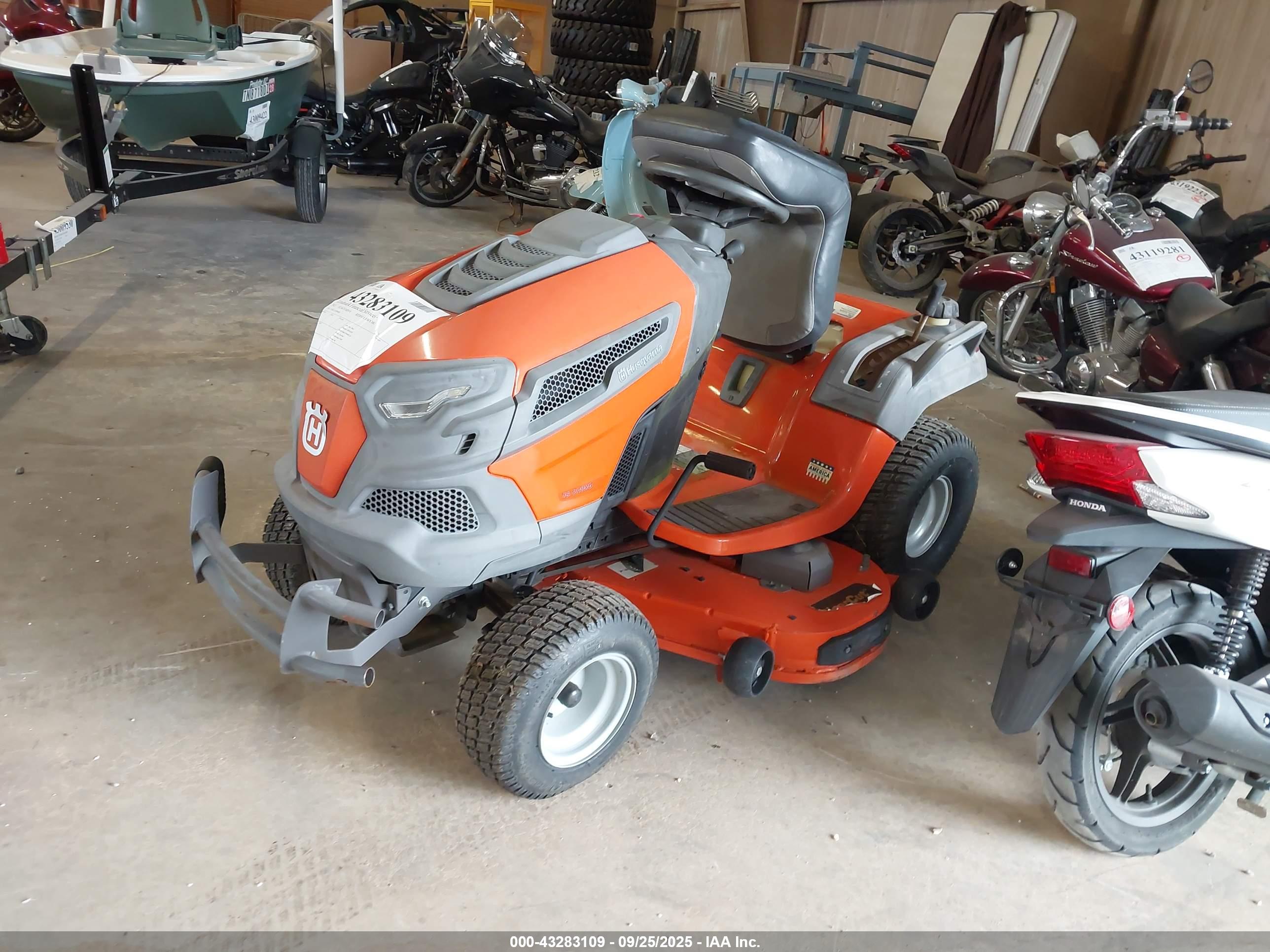HUSGVARNA RIDING image 2