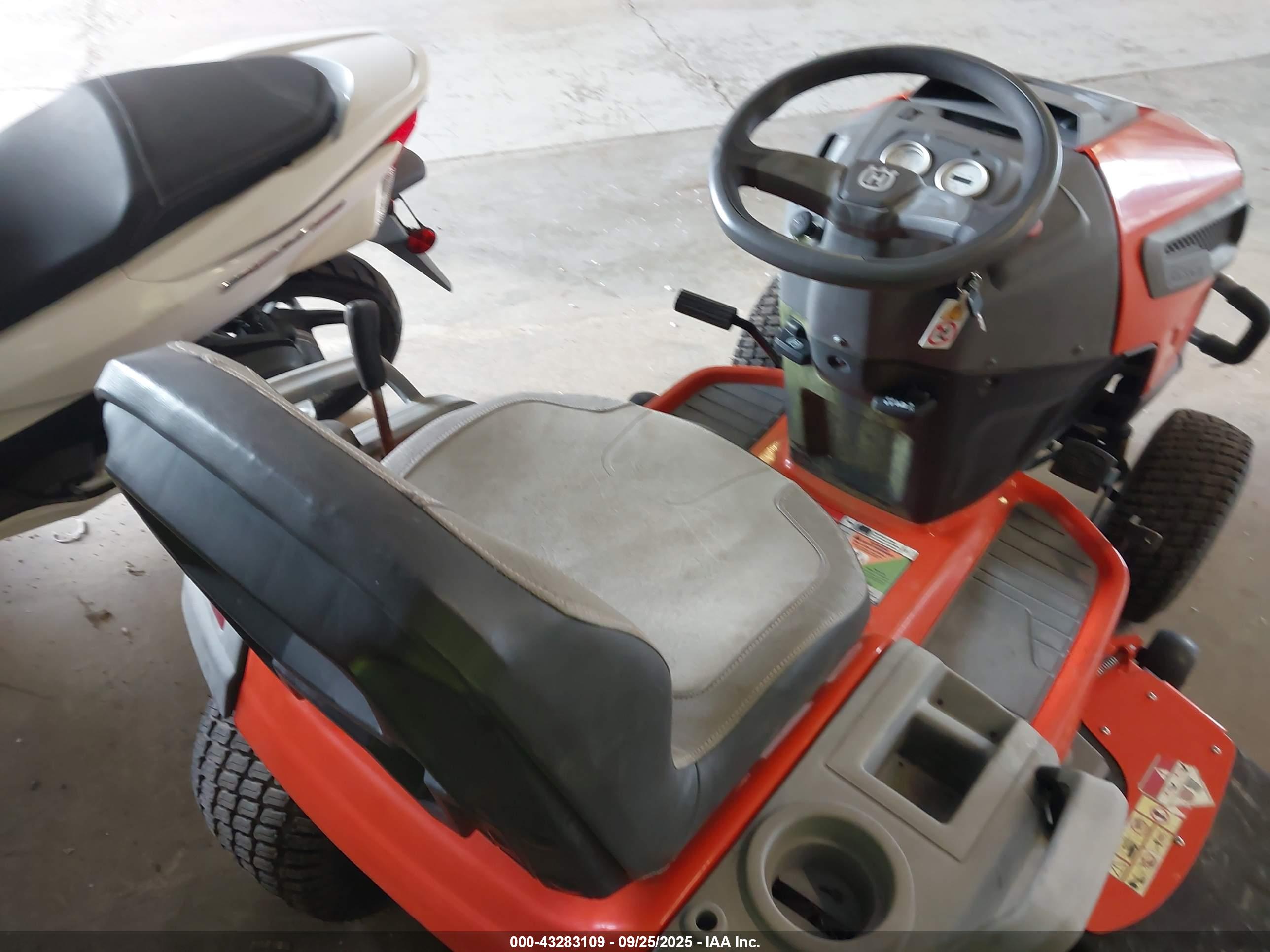 HUSGVARNA RIDING image 5