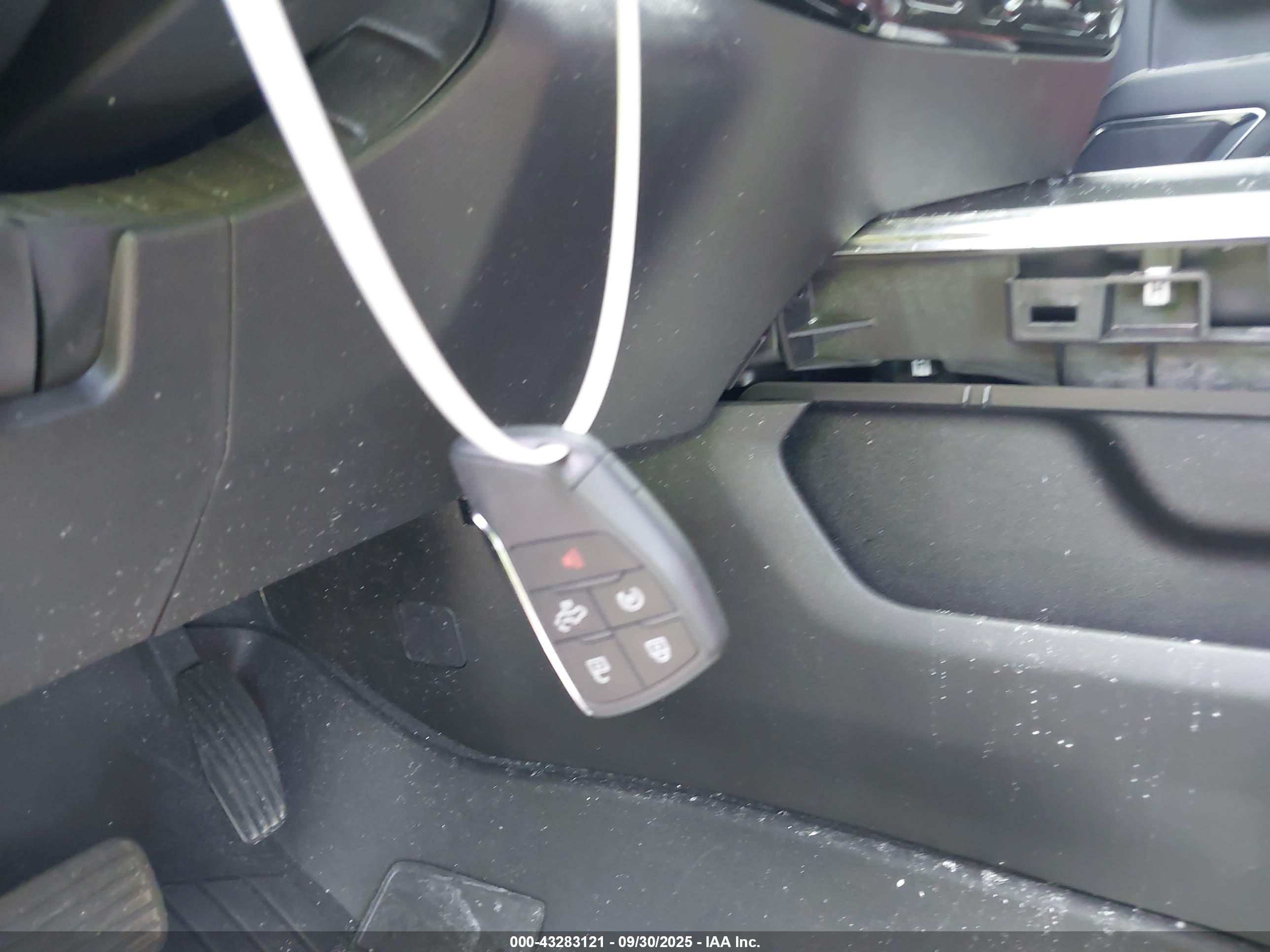 CHEVROLET SILVERADO image 11