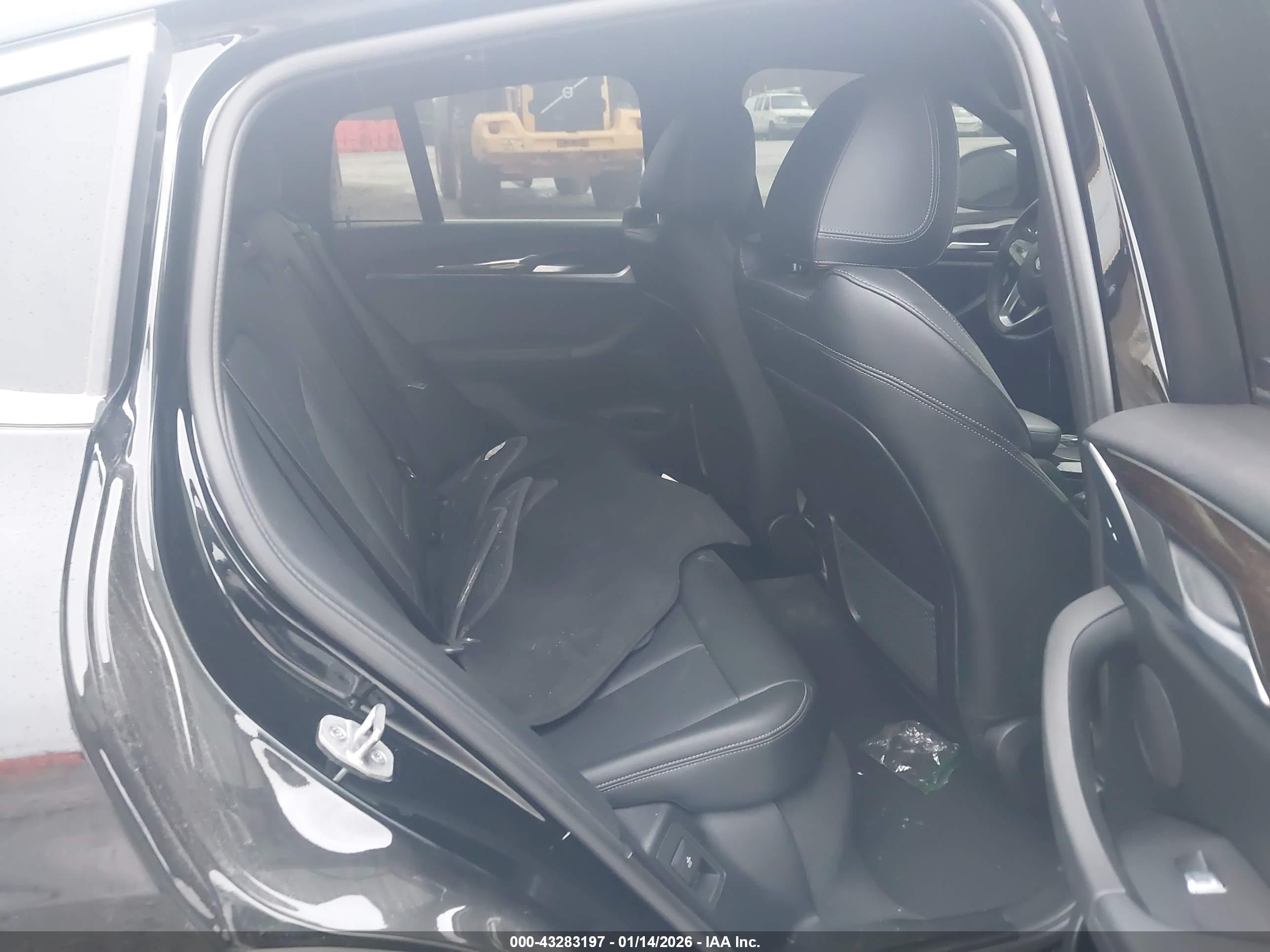 BMW X4 image 8