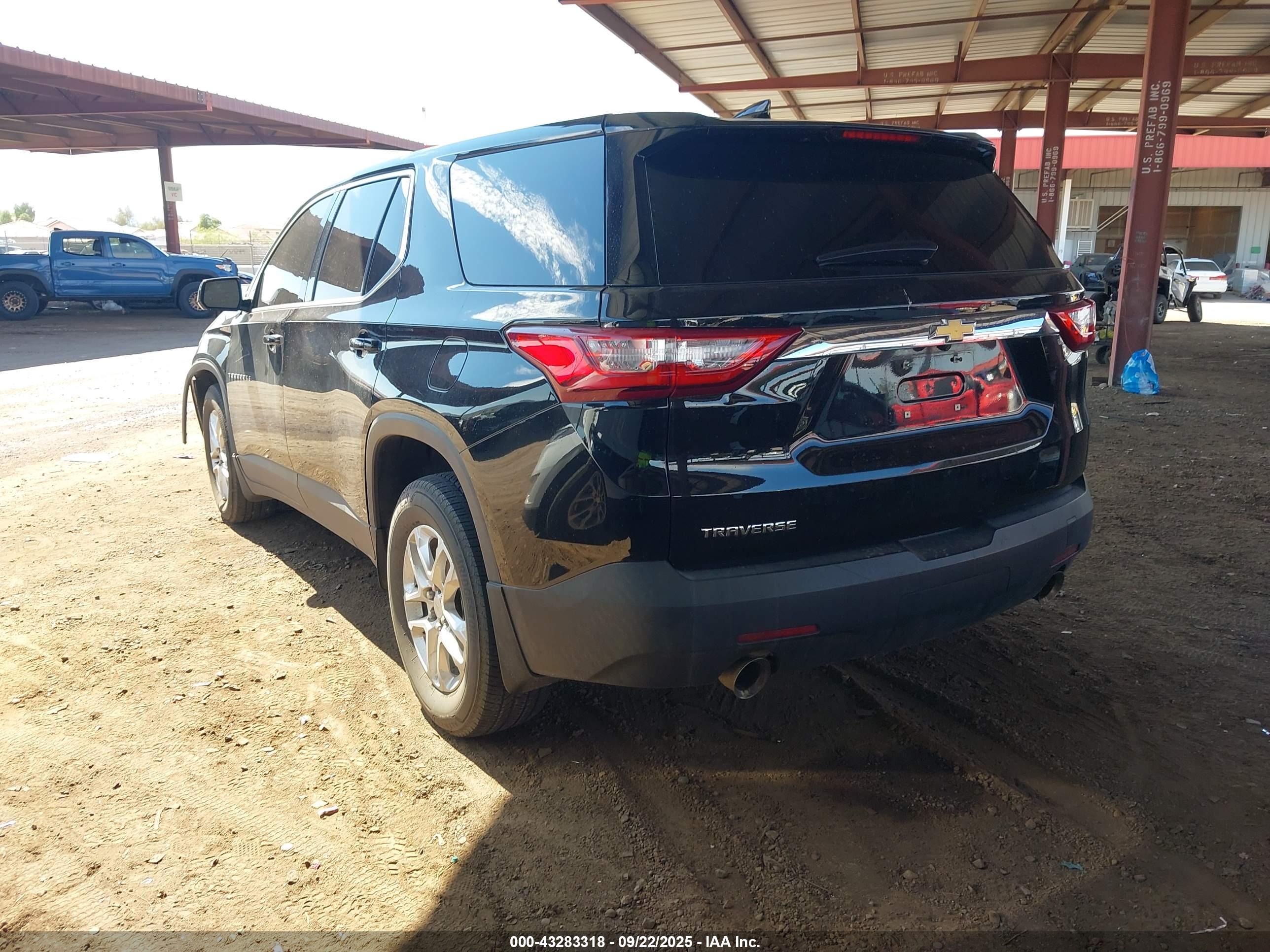 CHEVROLET TRAVERSE image 3