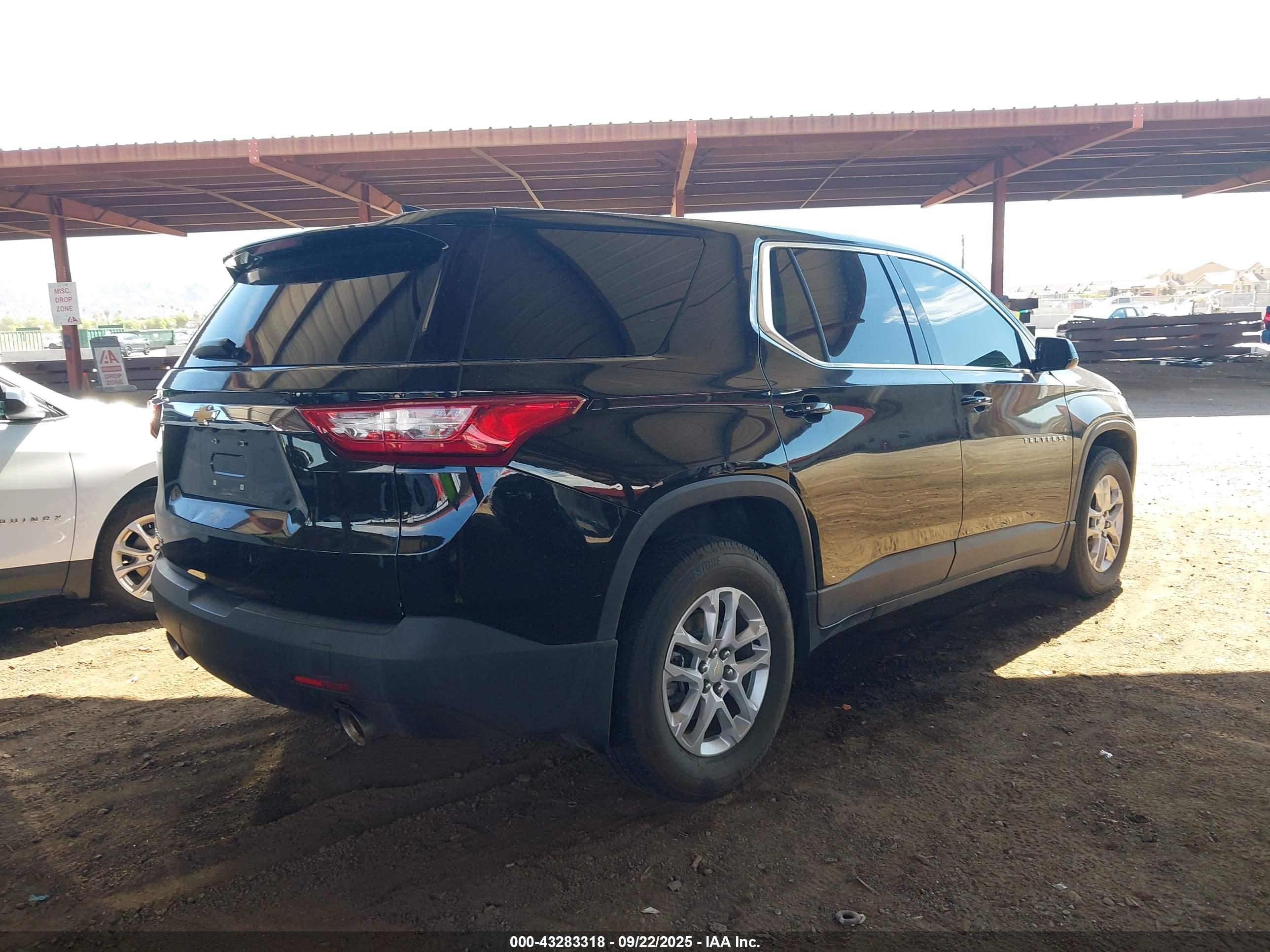 CHEVROLET TRAVERSE image 4