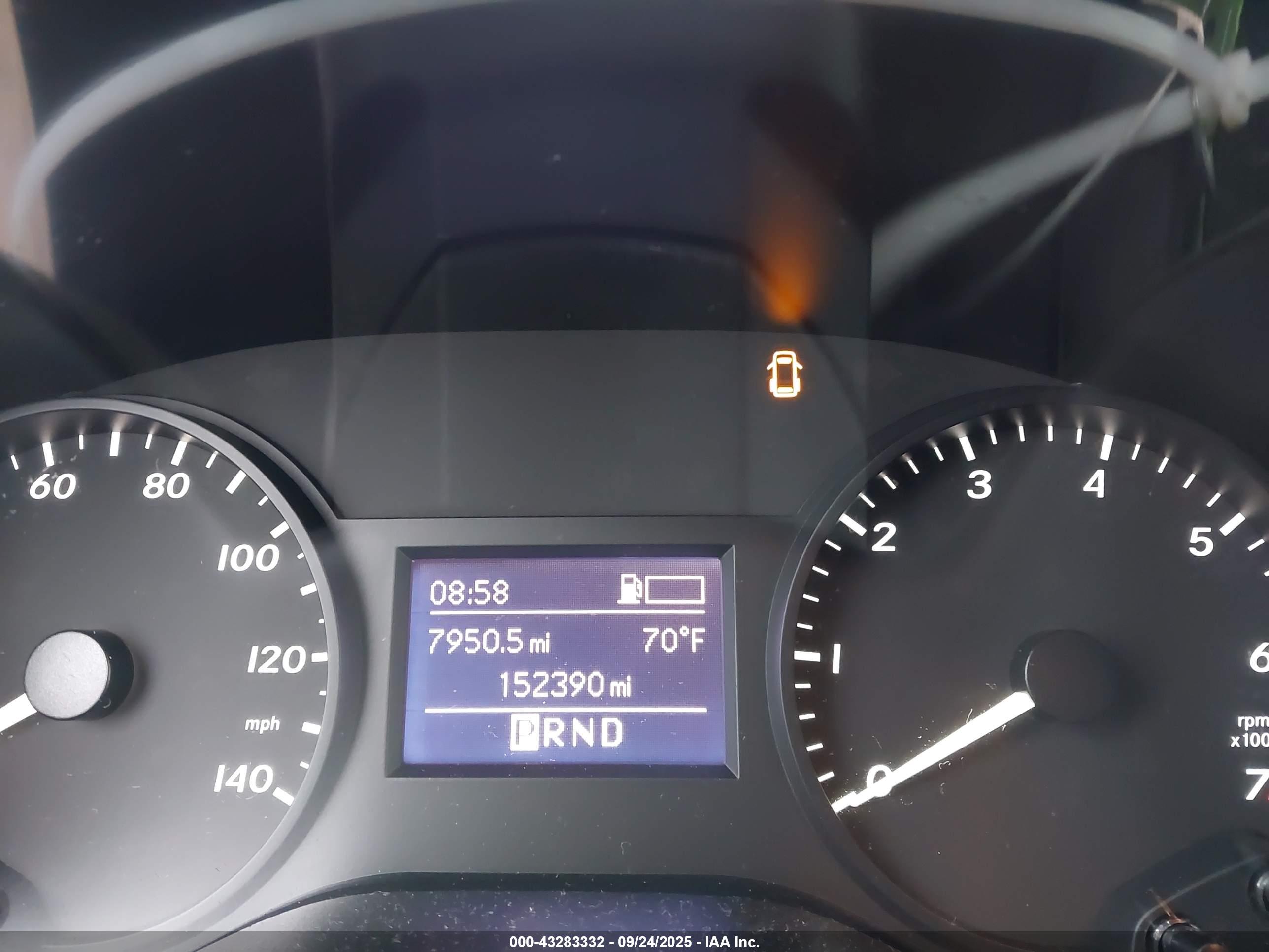 MERCEDES-BENZ METRIS image 7