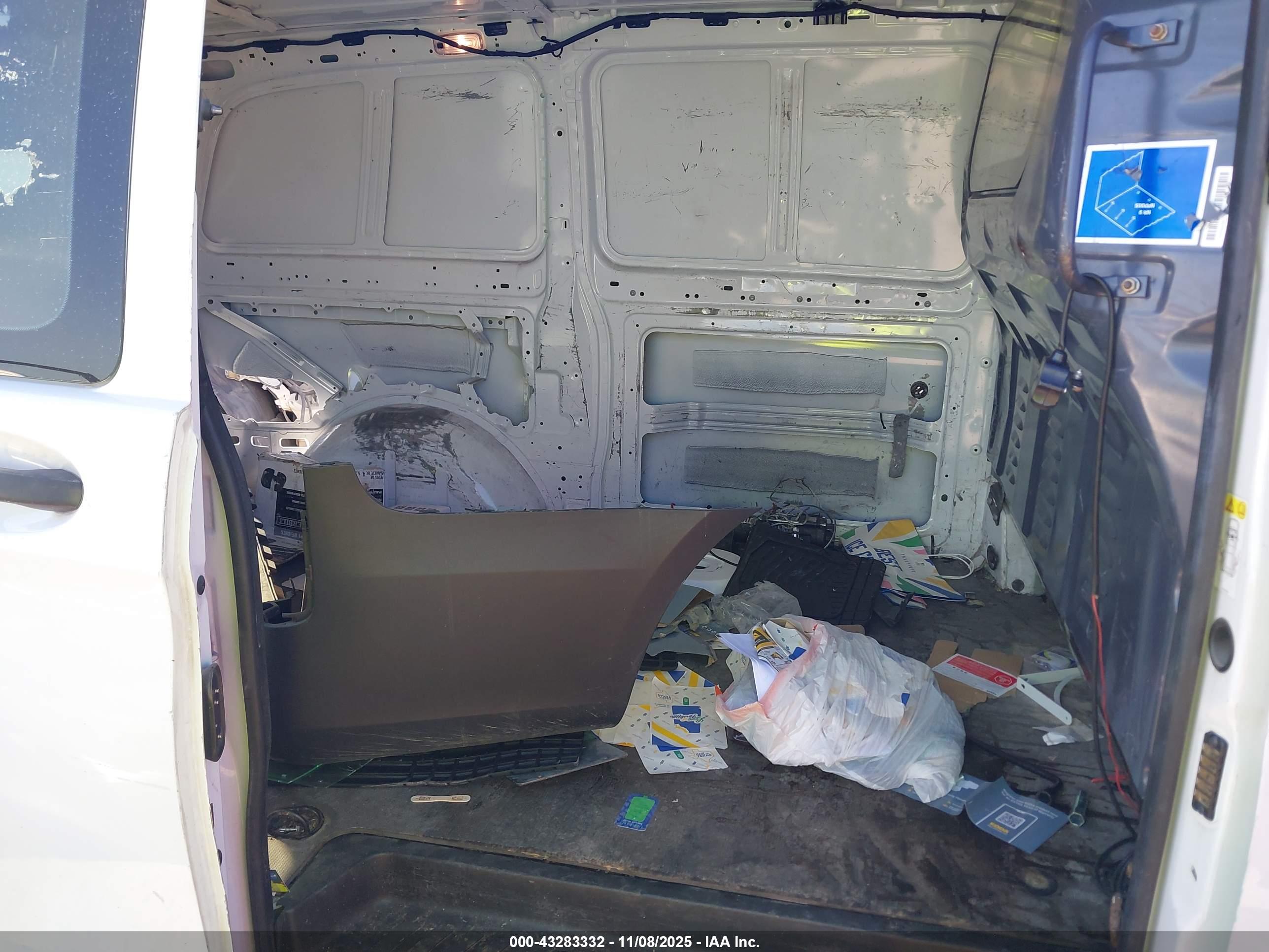MERCEDES-BENZ METRIS image 8