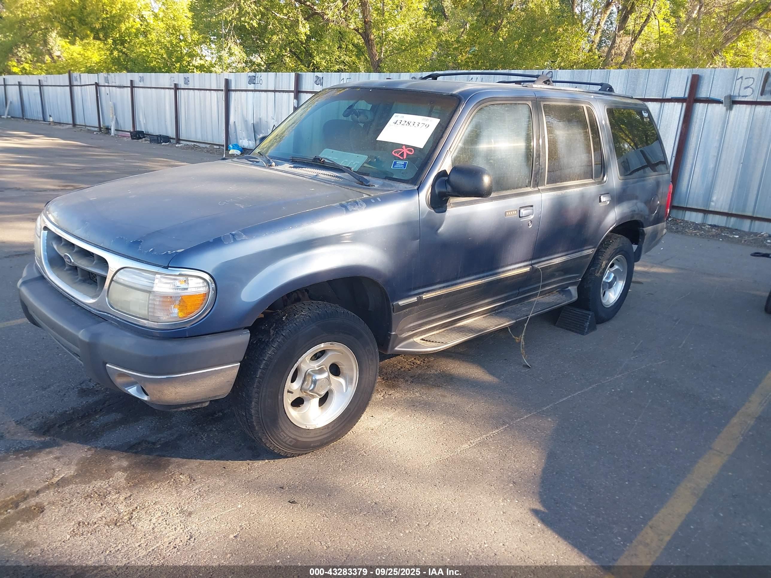 FORD EXPLORER image 2