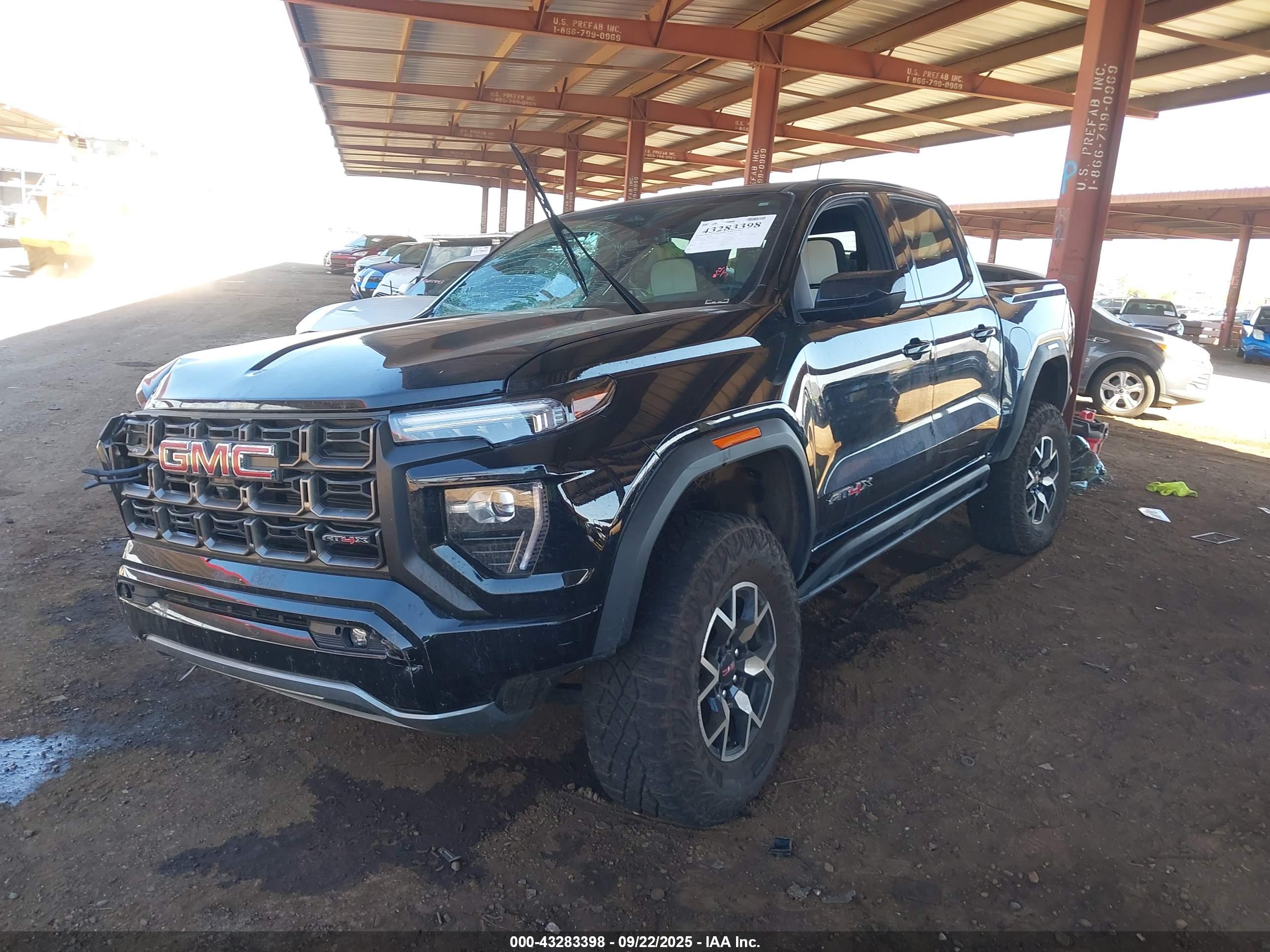 GMC CANYON image 2