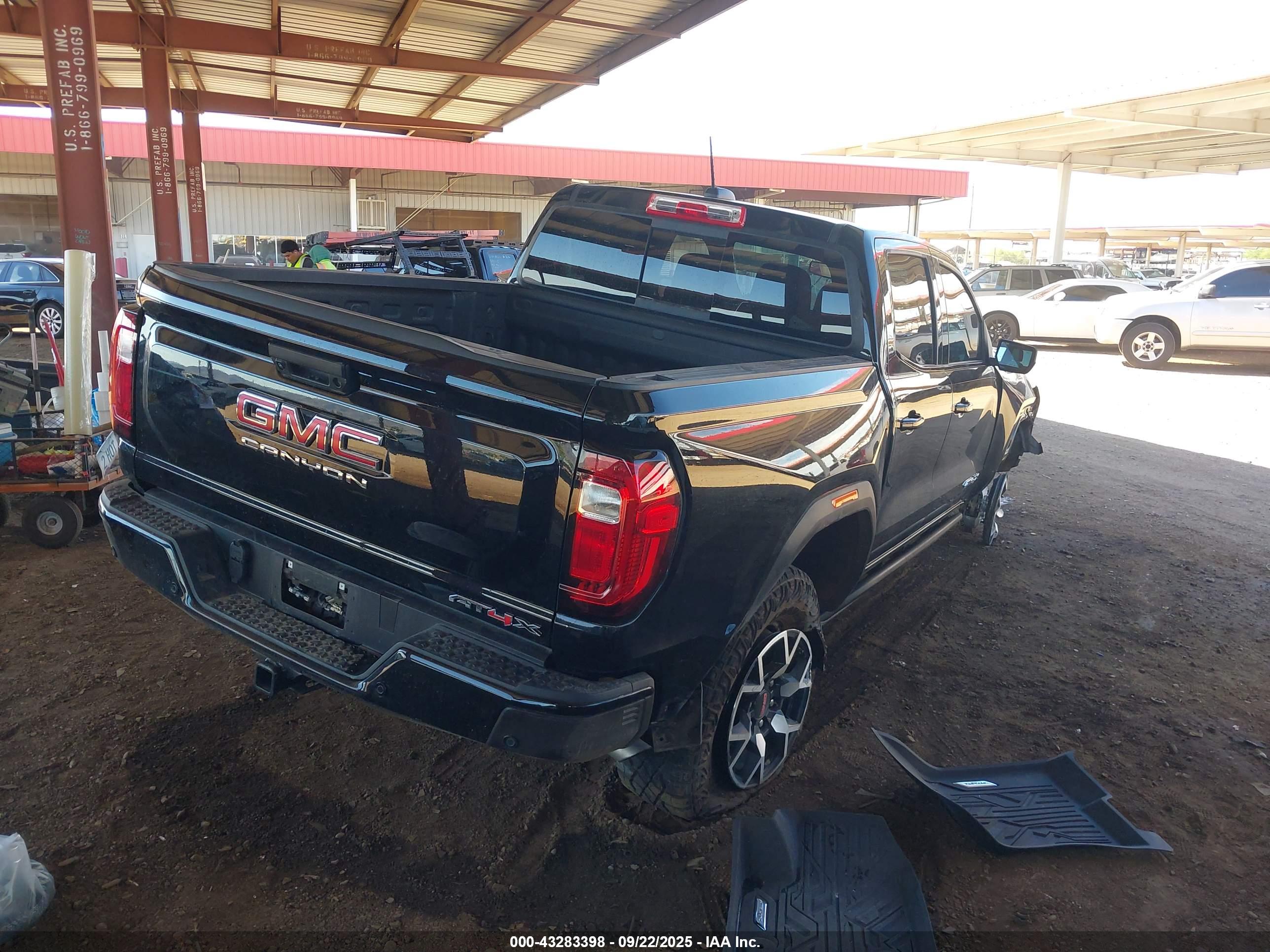GMC CANYON image 4