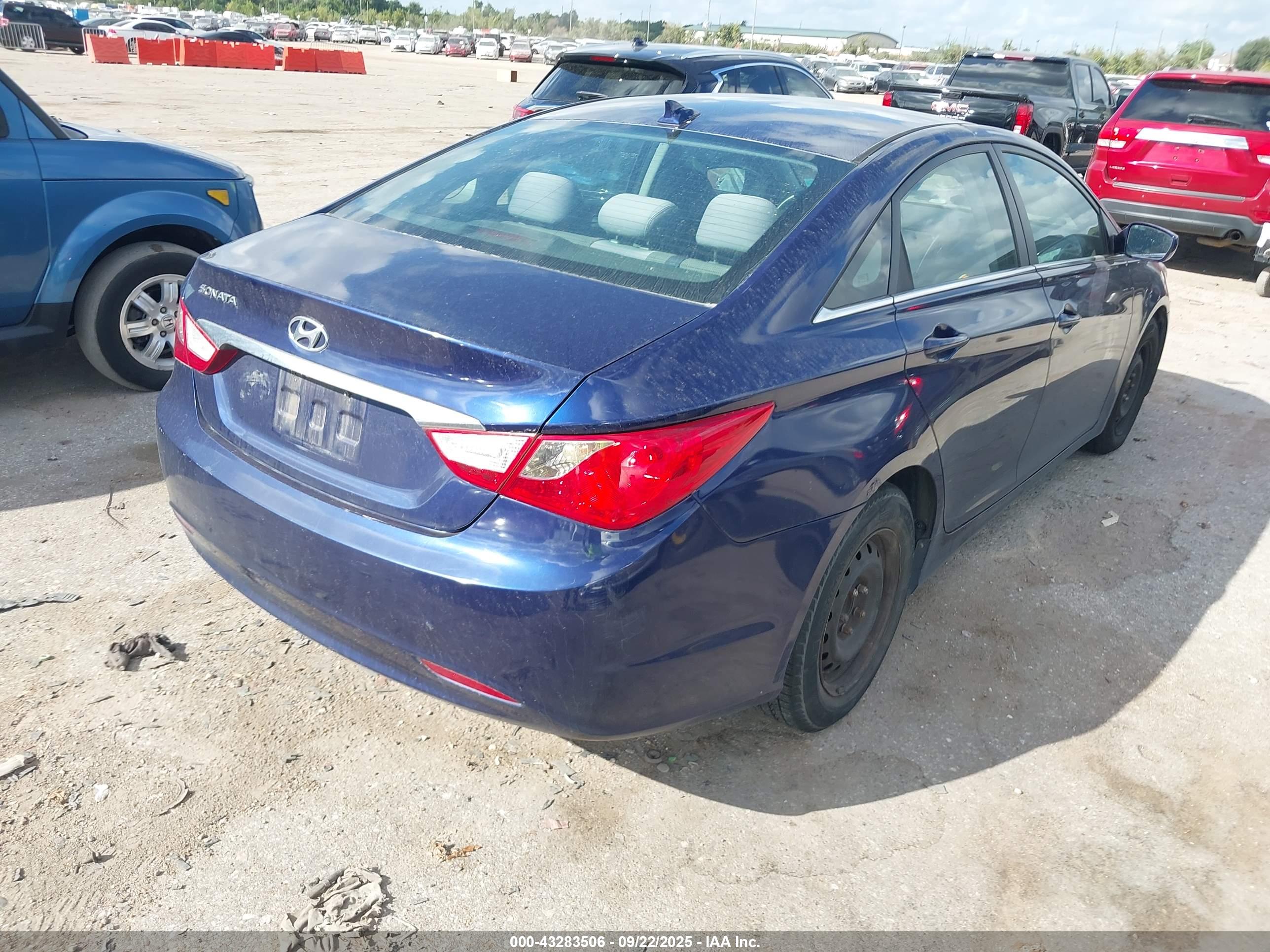 HYUNDAI SONATA image 4