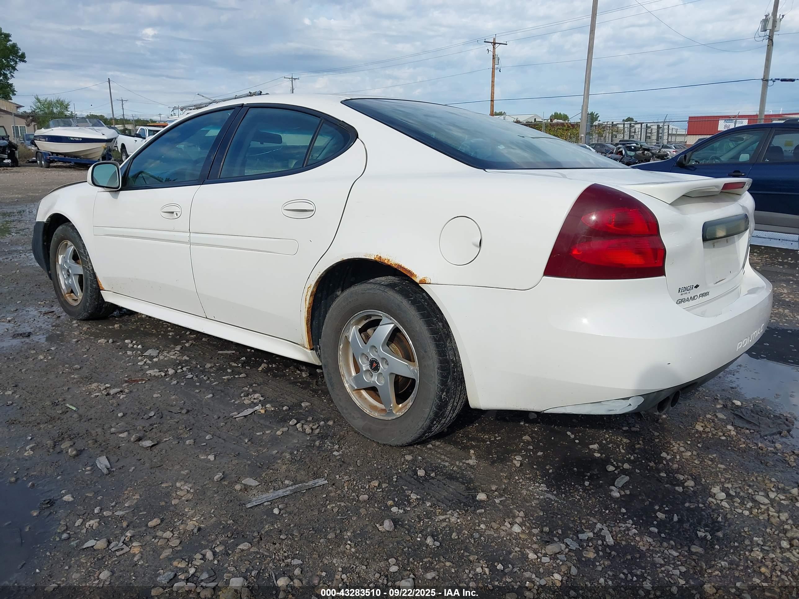 PONTIAC GRAND image 3