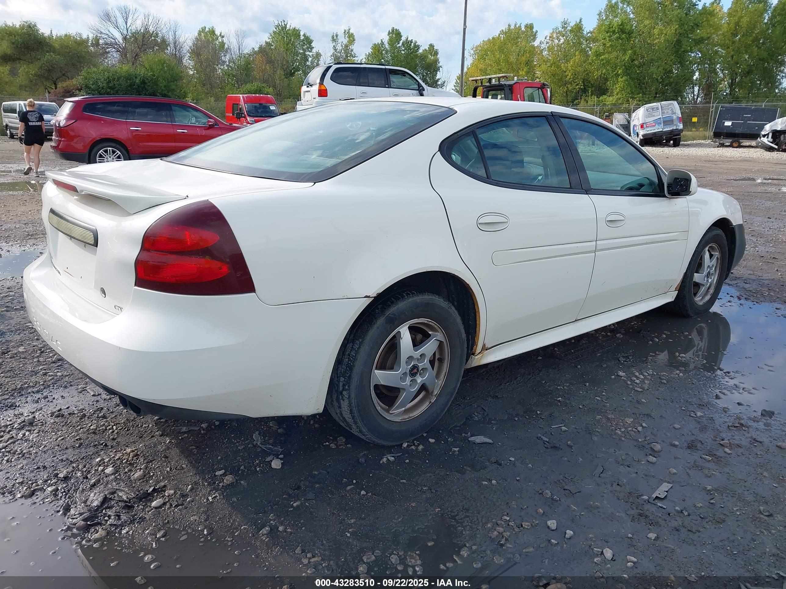 PONTIAC GRAND image 4