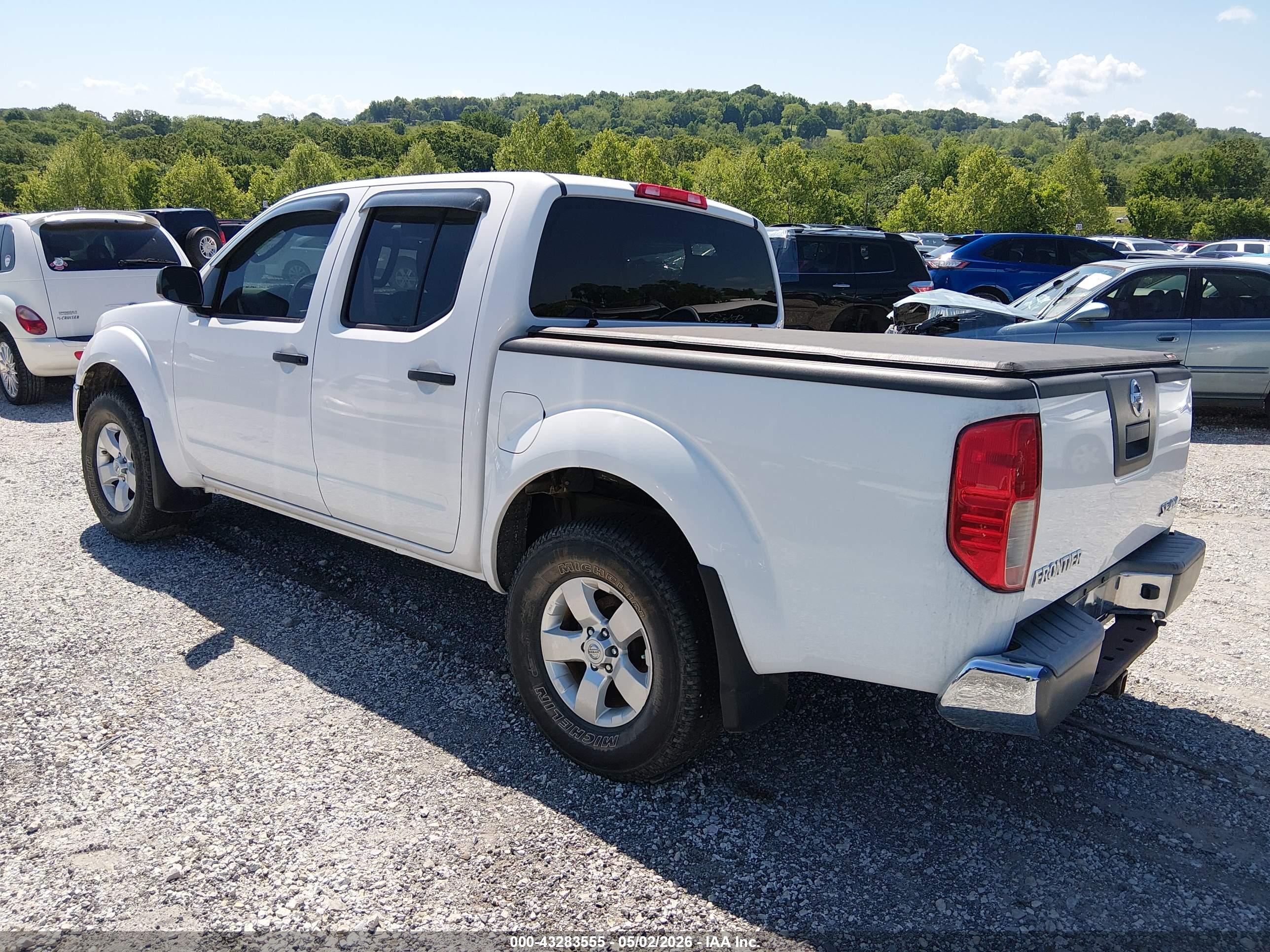 NISSAN FRONTIER image 3