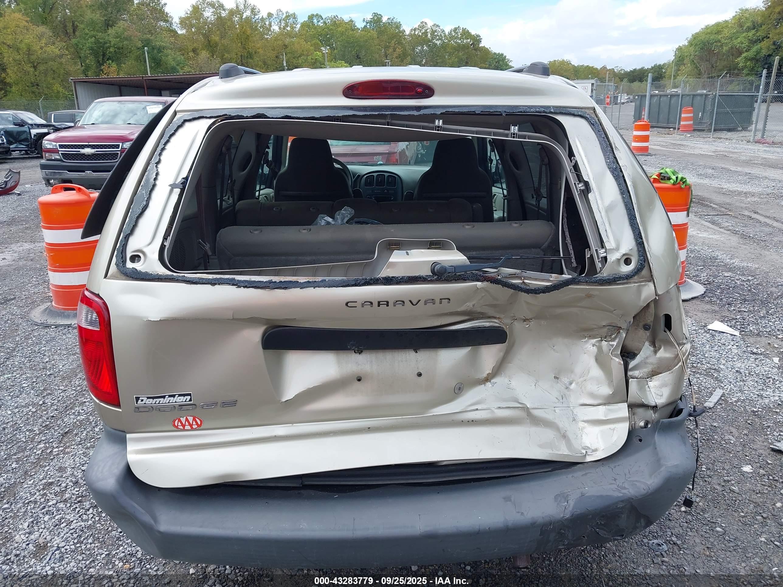 DODGE CARAVAN image 6