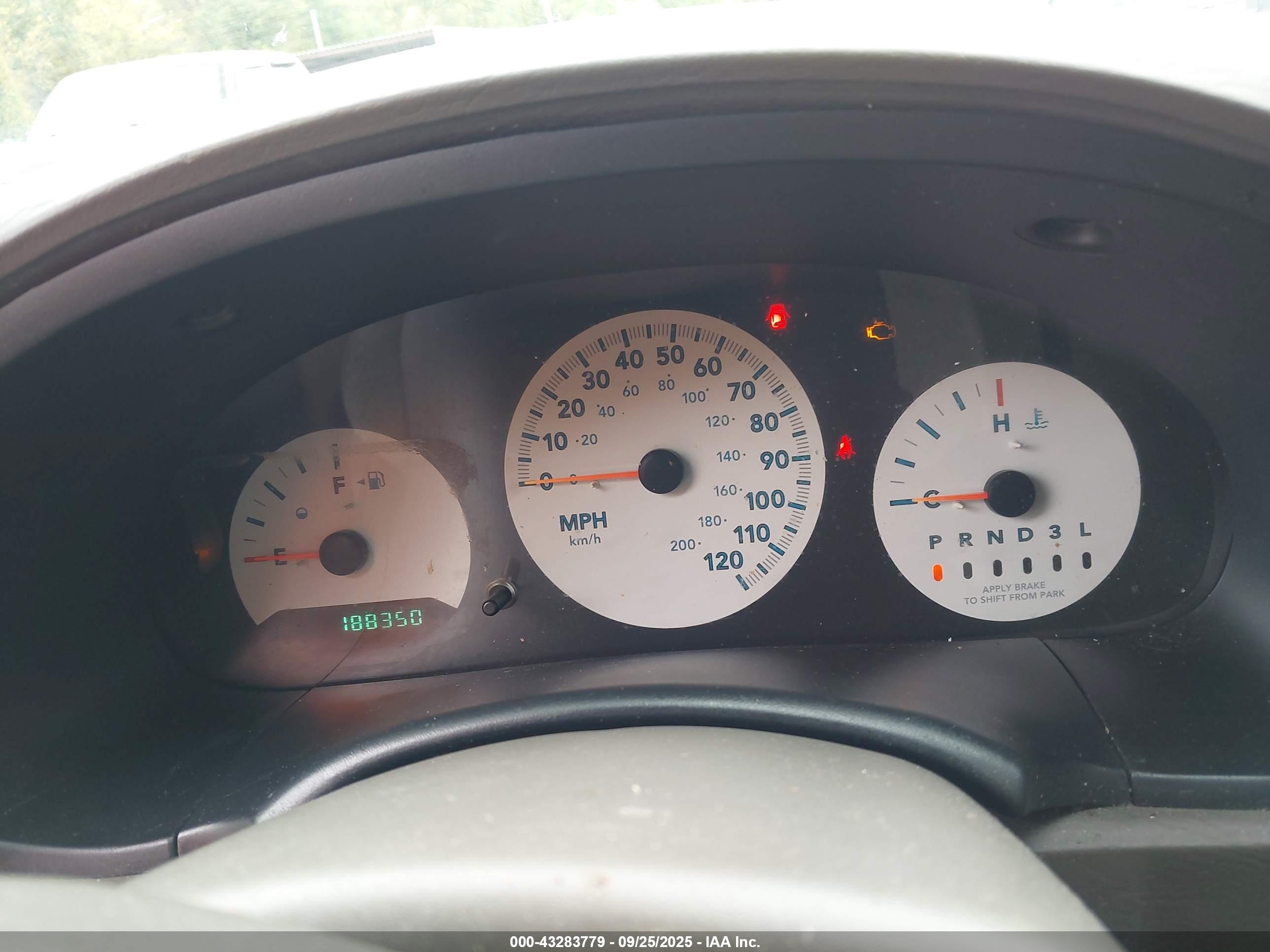 DODGE CARAVAN image 7