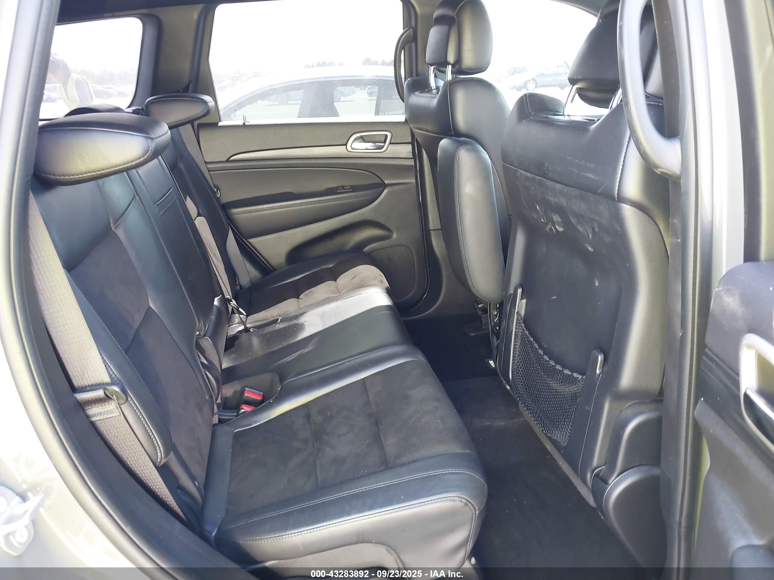 JEEP GRAND image 8