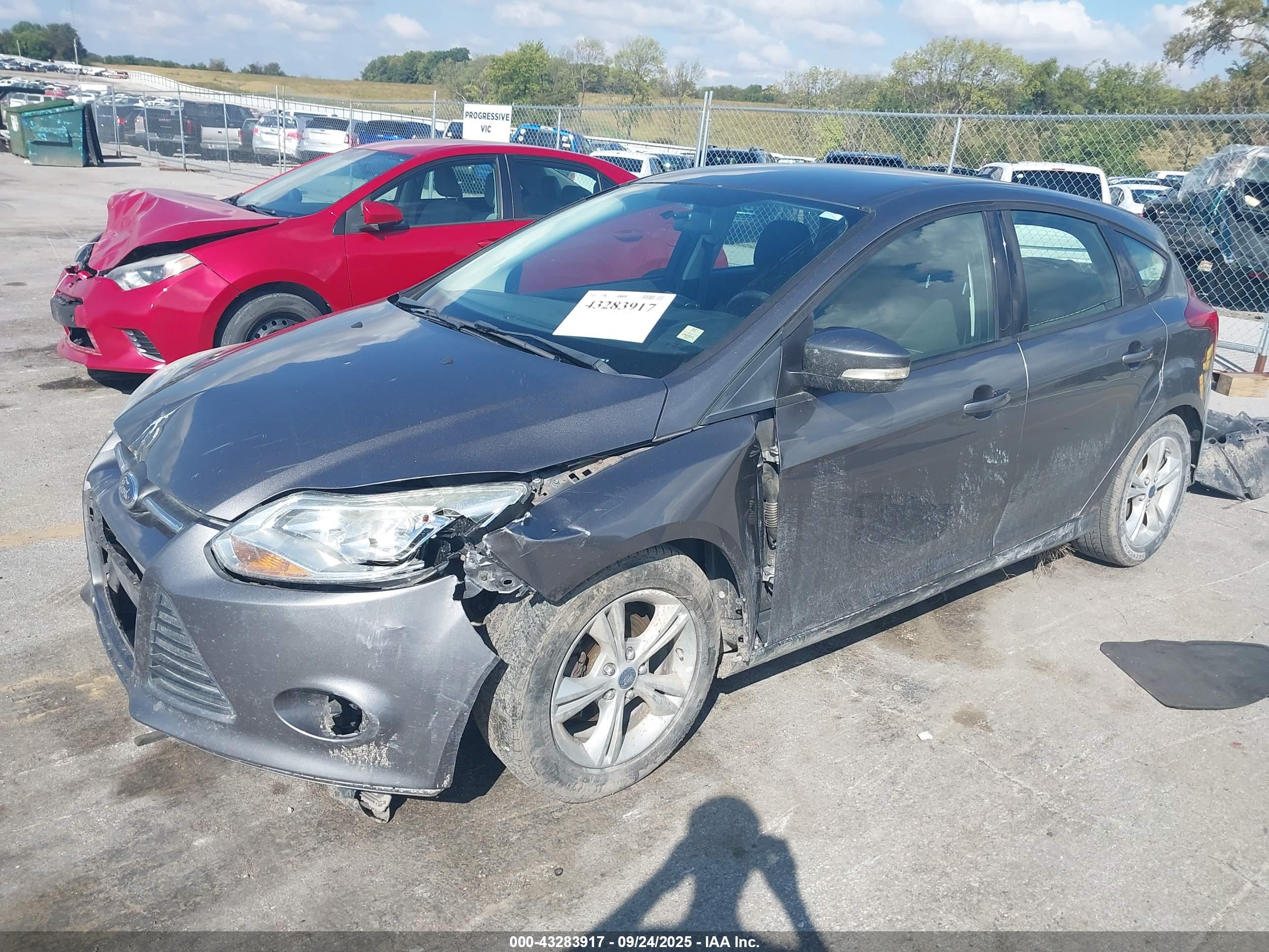 FORD FOCUS image 2