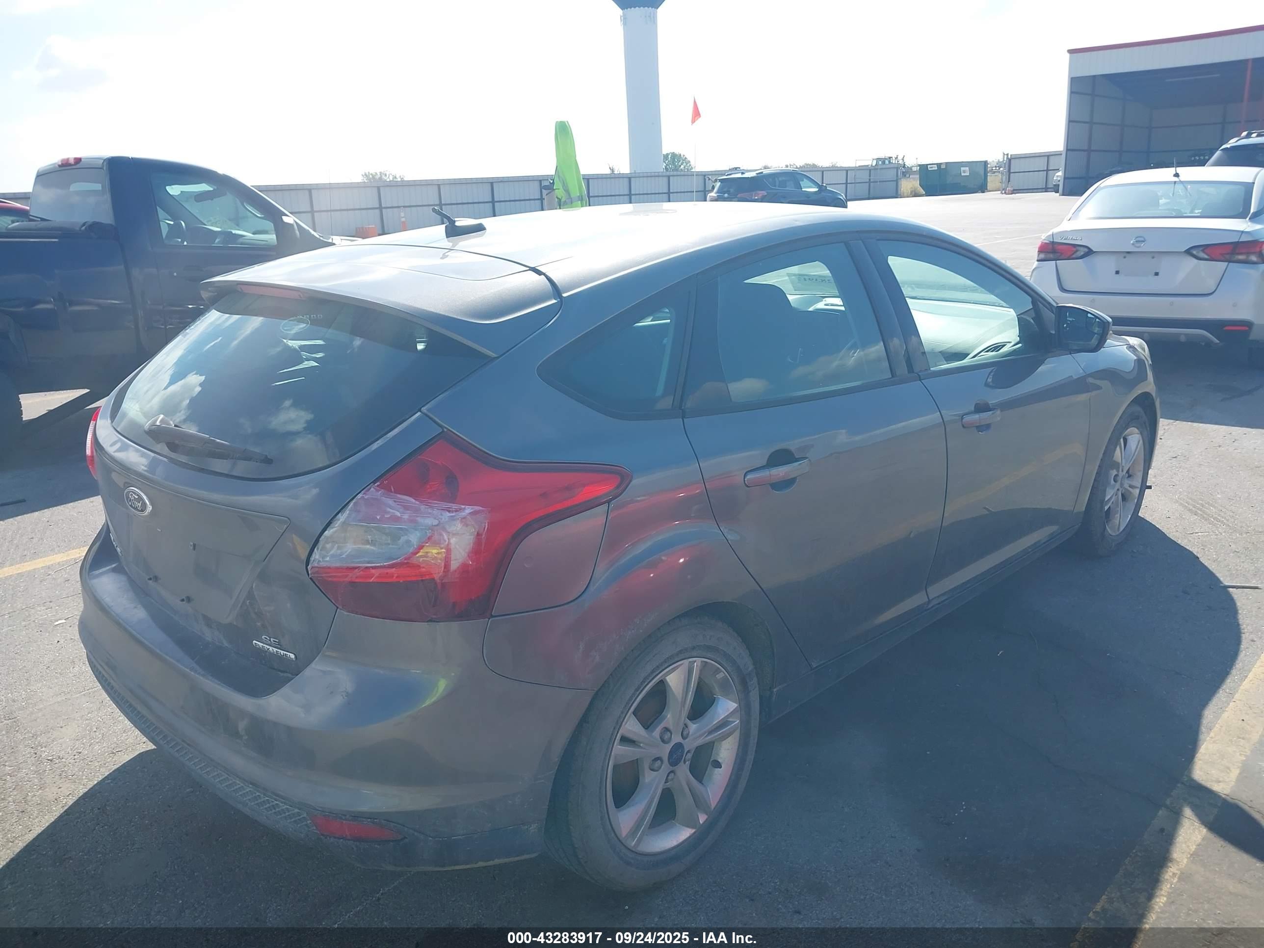FORD FOCUS image 4