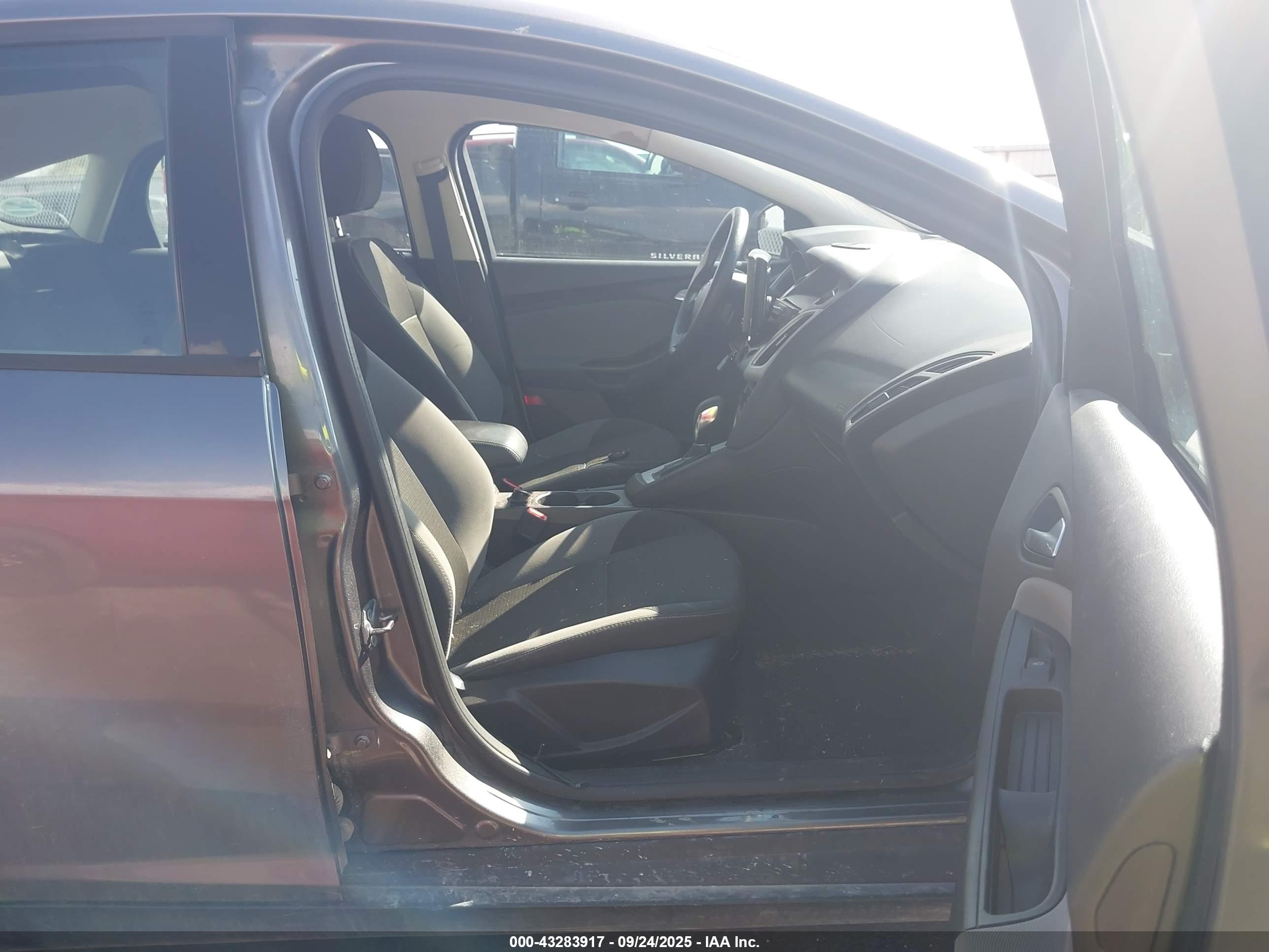 FORD FOCUS image 5