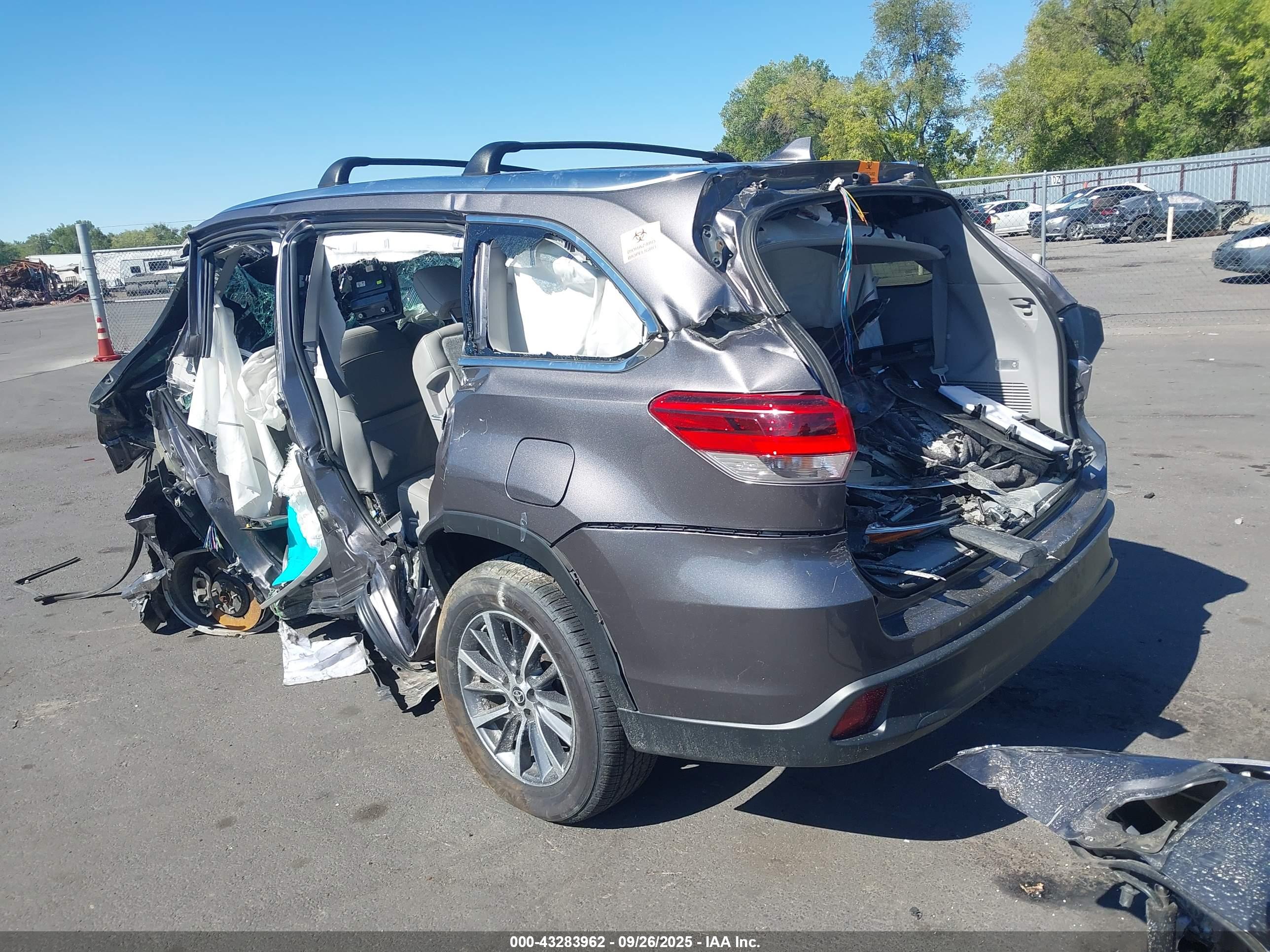 TOYOTA HIGHLANDER image 3