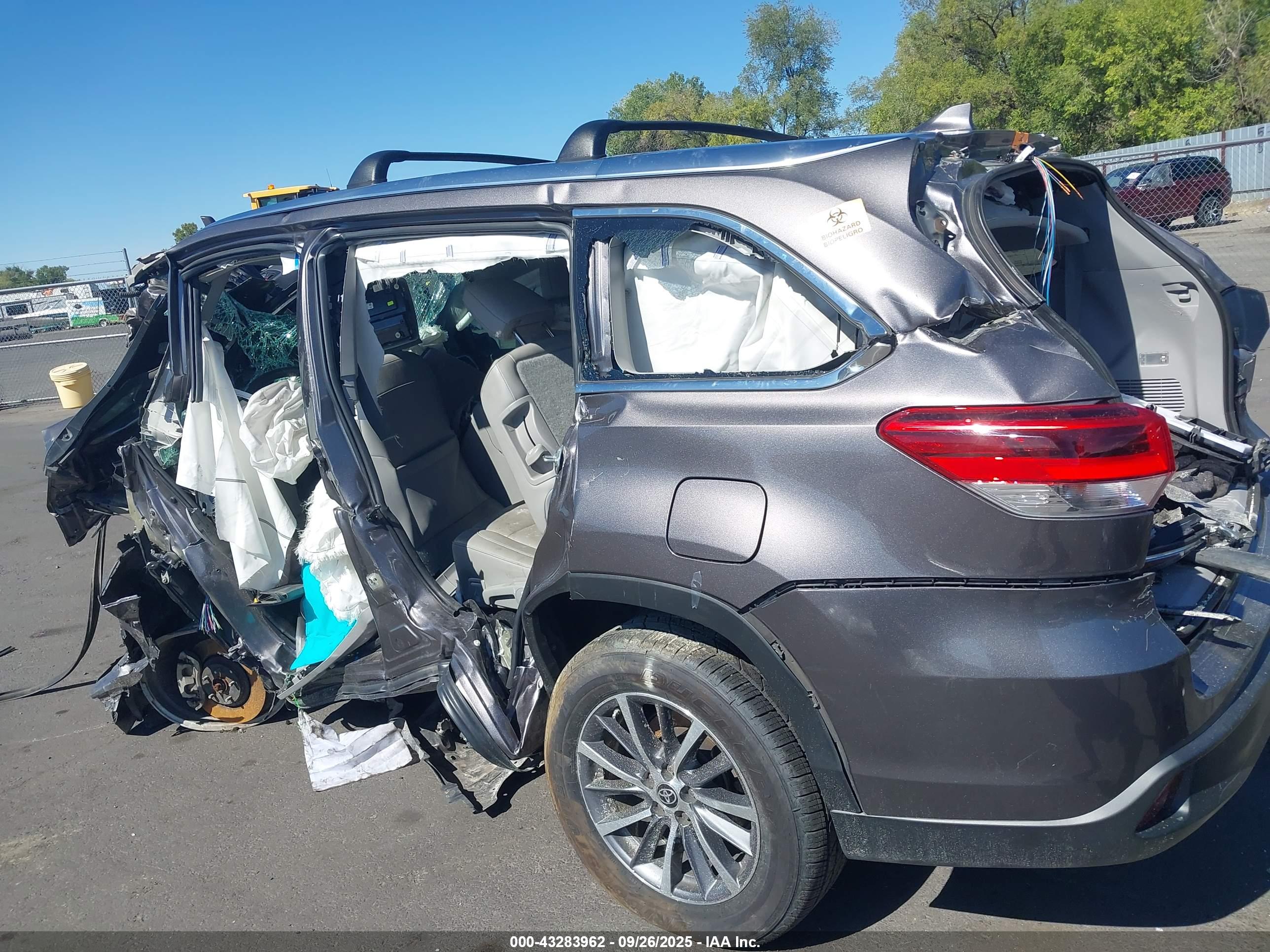 TOYOTA HIGHLANDER image 6