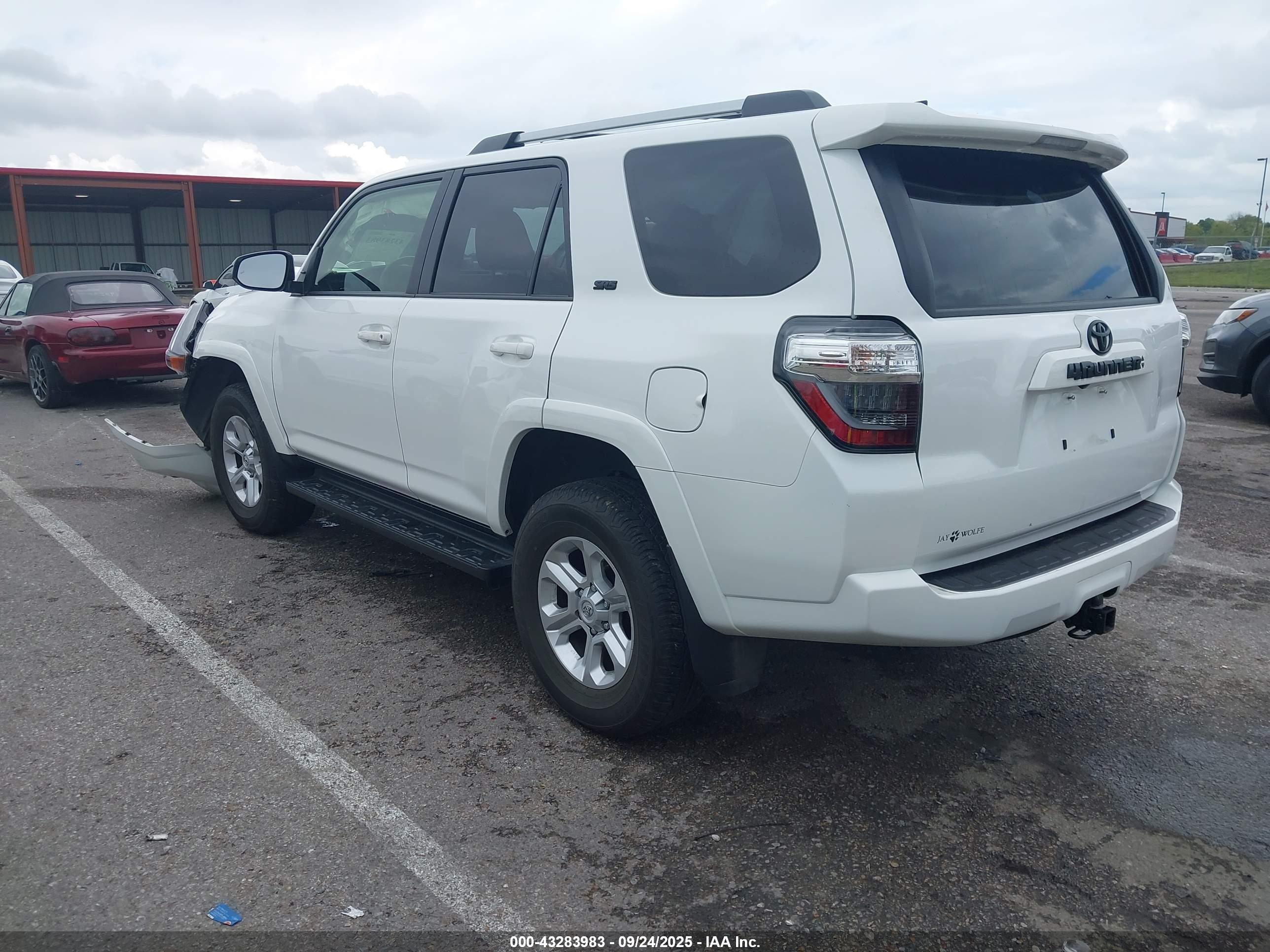 TOYOTA 4RUNNER image 3